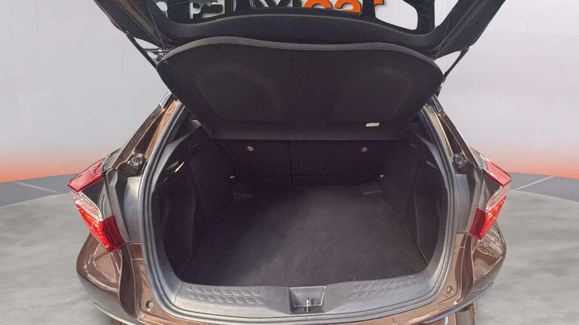 Toyota C-HR 1.8 125H Advance - foto 8