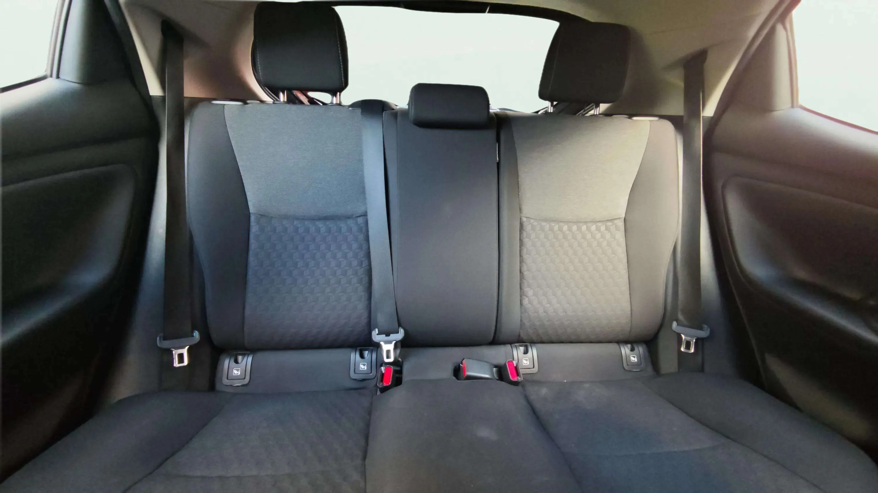 Toyota Yaris 1.5 120H Active Tech - foto 12