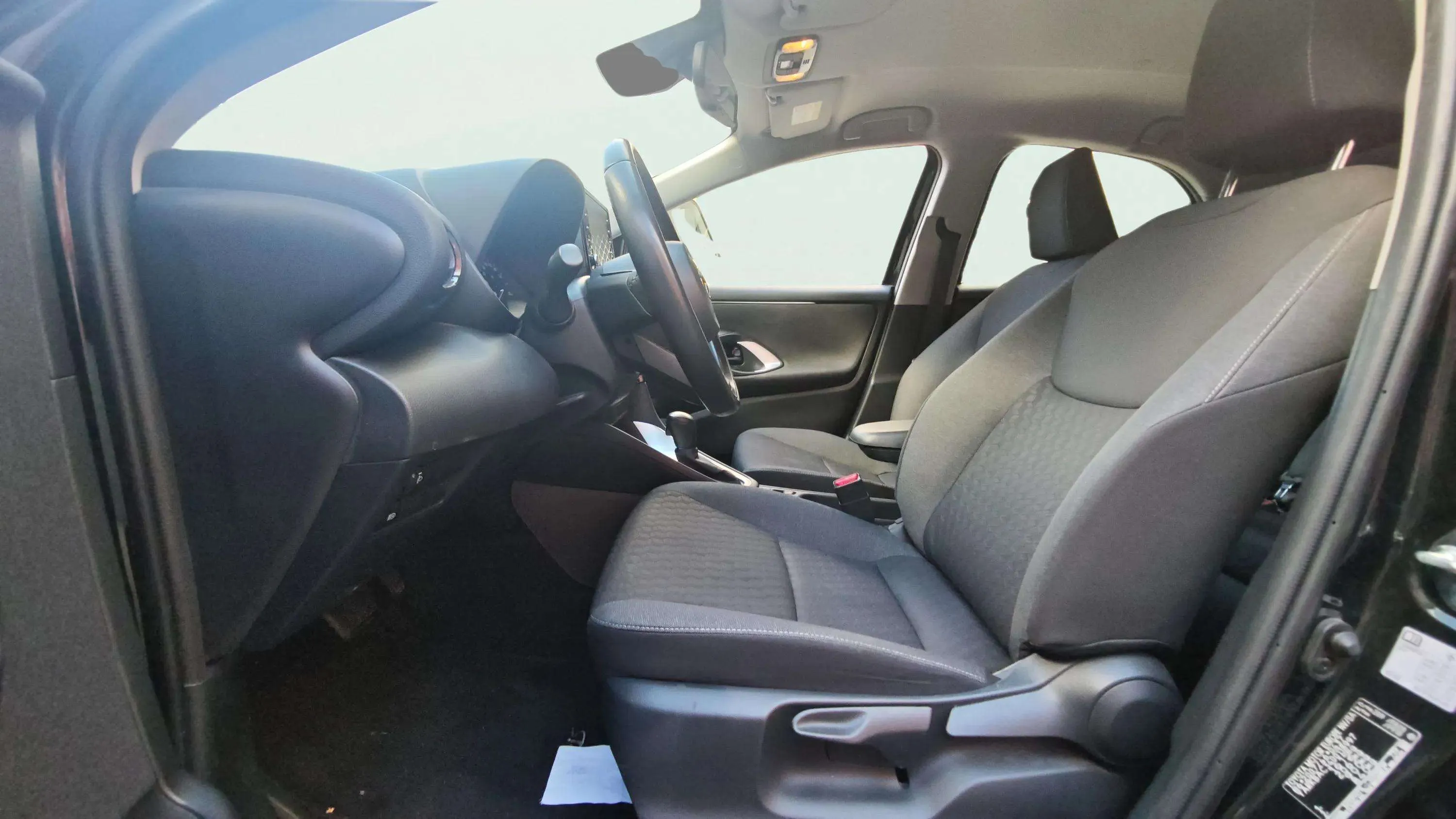 Toyota Yaris 1.5 120H Active Tech - foto 9
