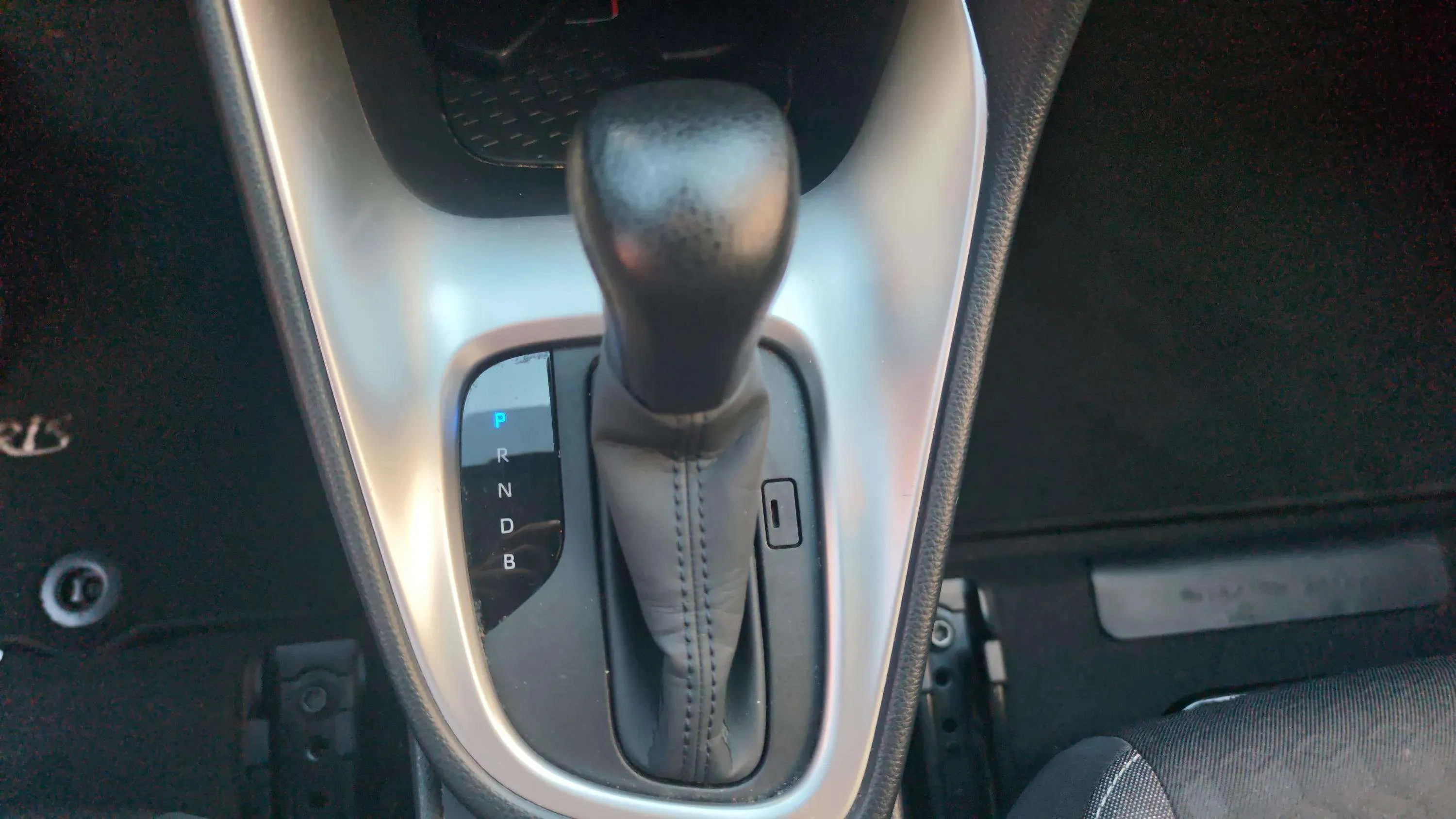 Toyota Yaris 1.5 120H Active Tech - foto 17