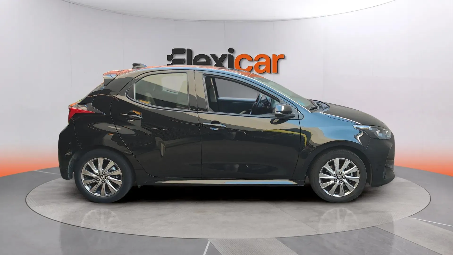 Toyota Yaris 1.5 120H Active Tech - foto 4