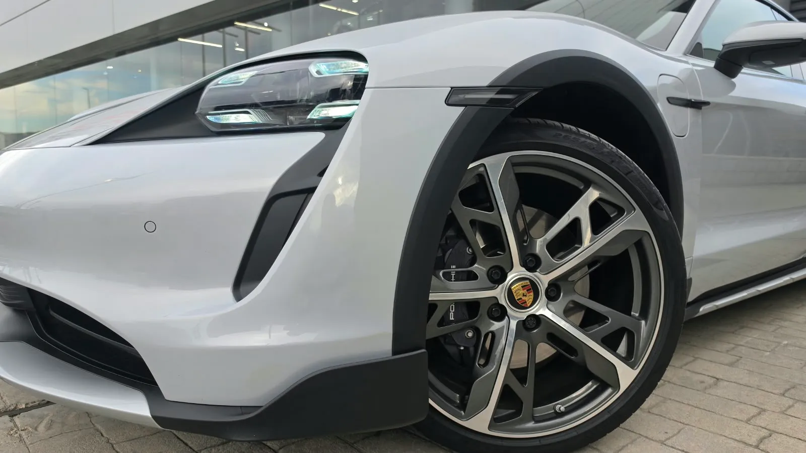 Porsche Taycan 4 Cross Turismo - foto 32