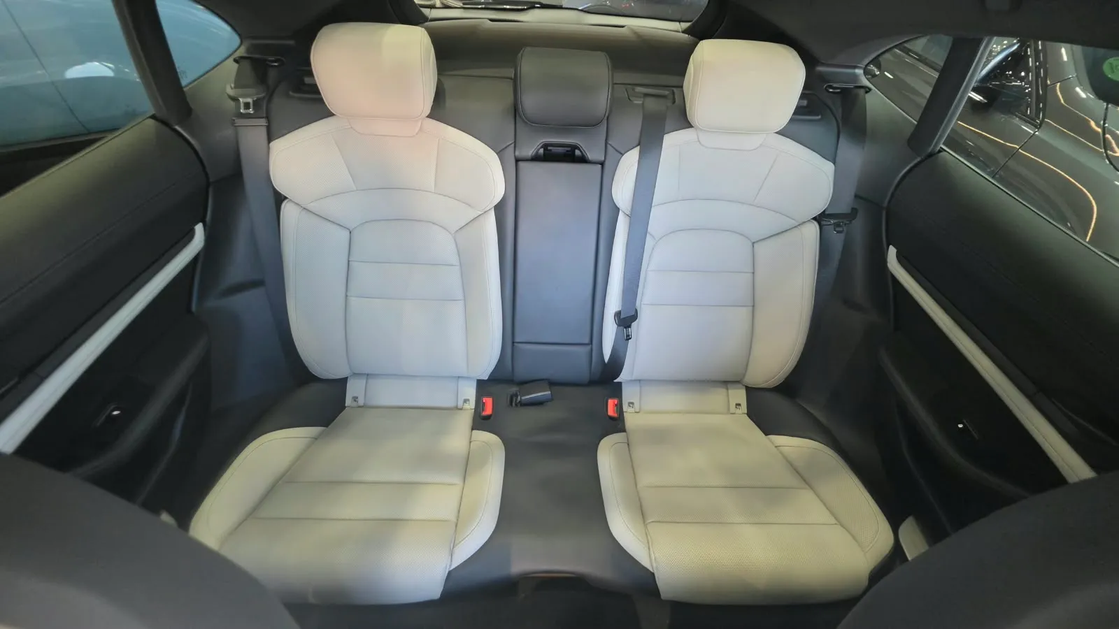 Porsche Taycan 4 Cross Turismo - foto 16