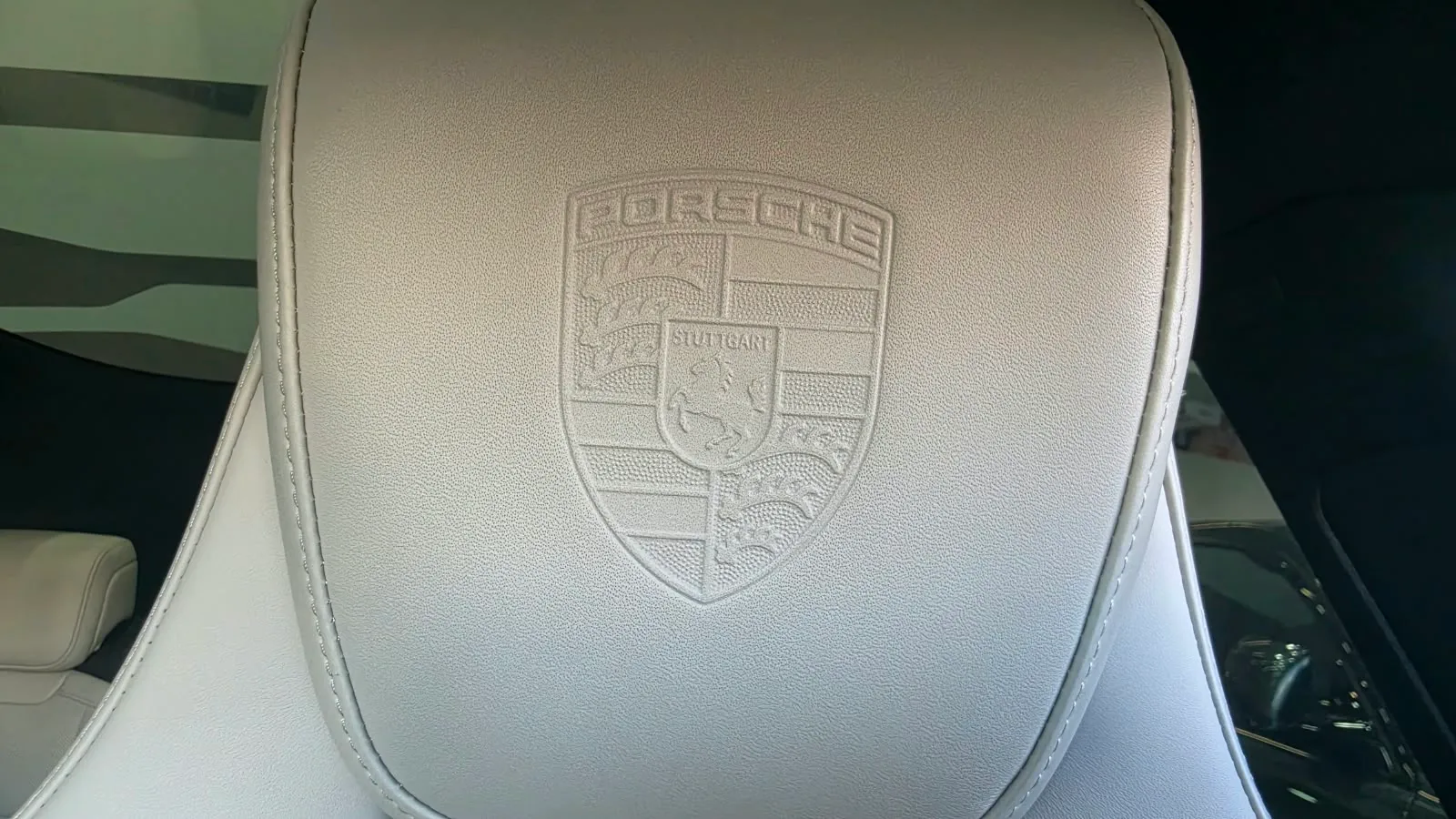 Porsche Taycan 4 Cross Turismo - foto 22