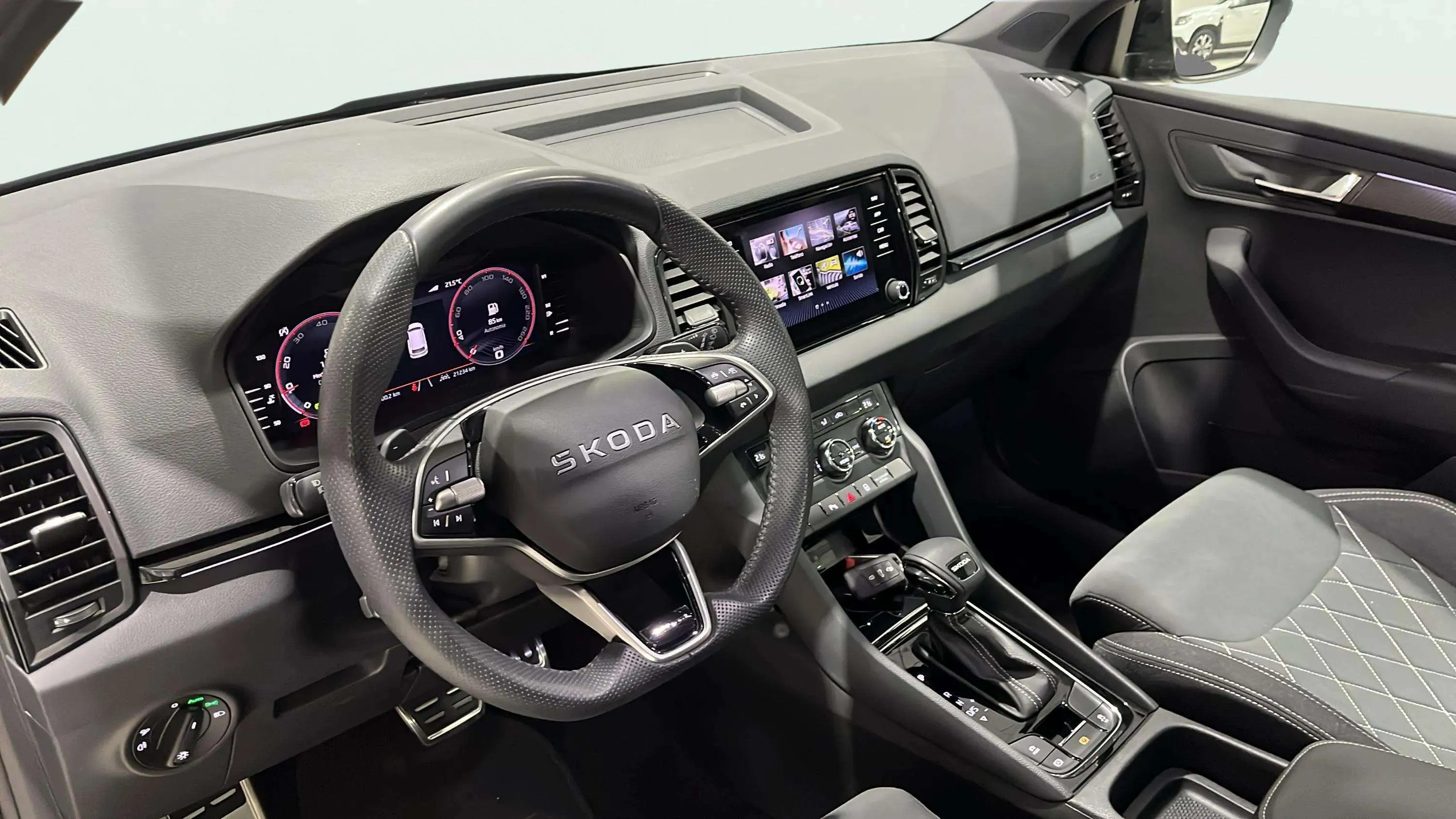 Škoda Karoq 1.5 TSI DSG ACT Sportline - foto 11