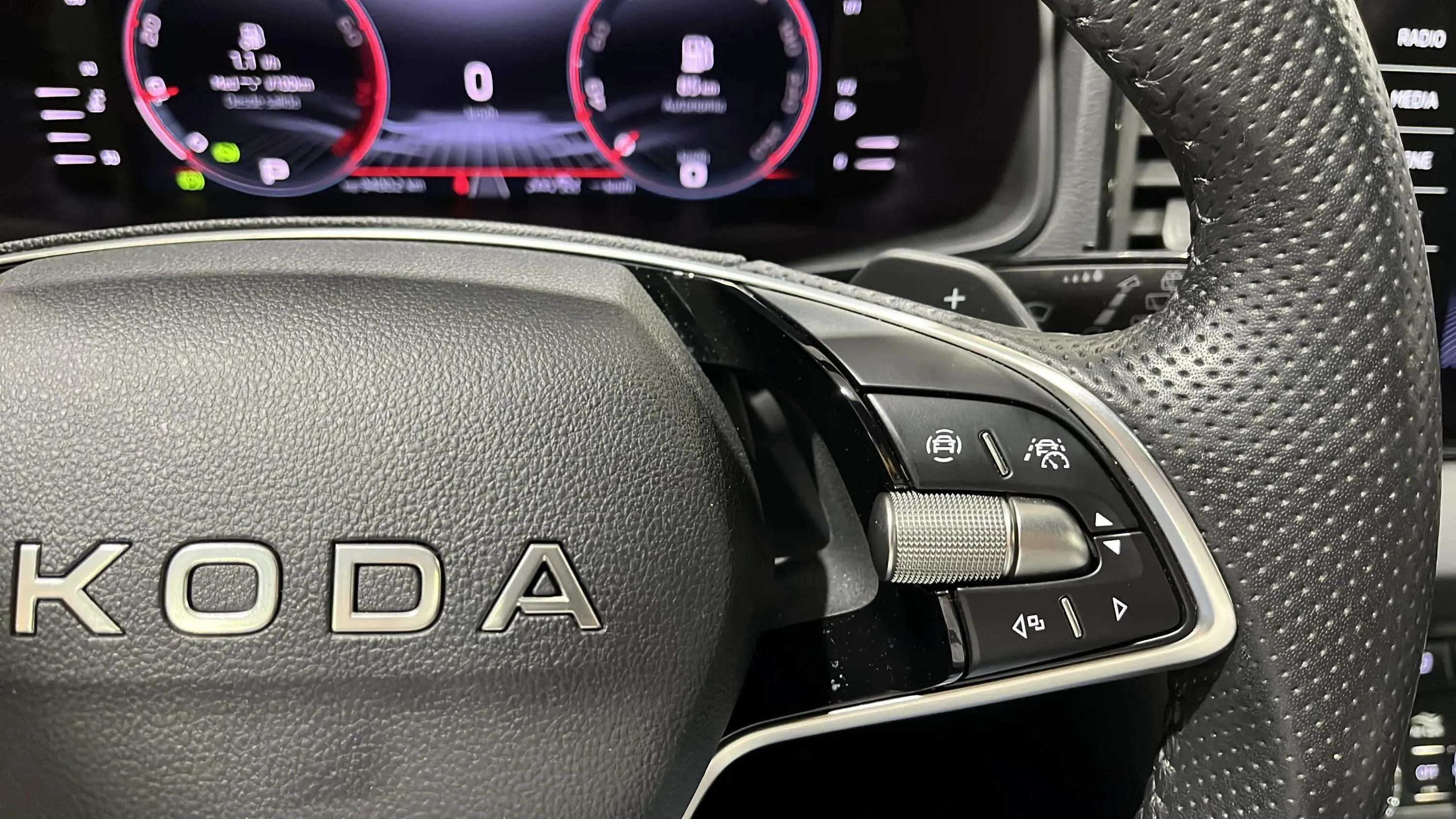 Škoda Karoq 1.5 TSI DSG ACT Sportline - foto 19