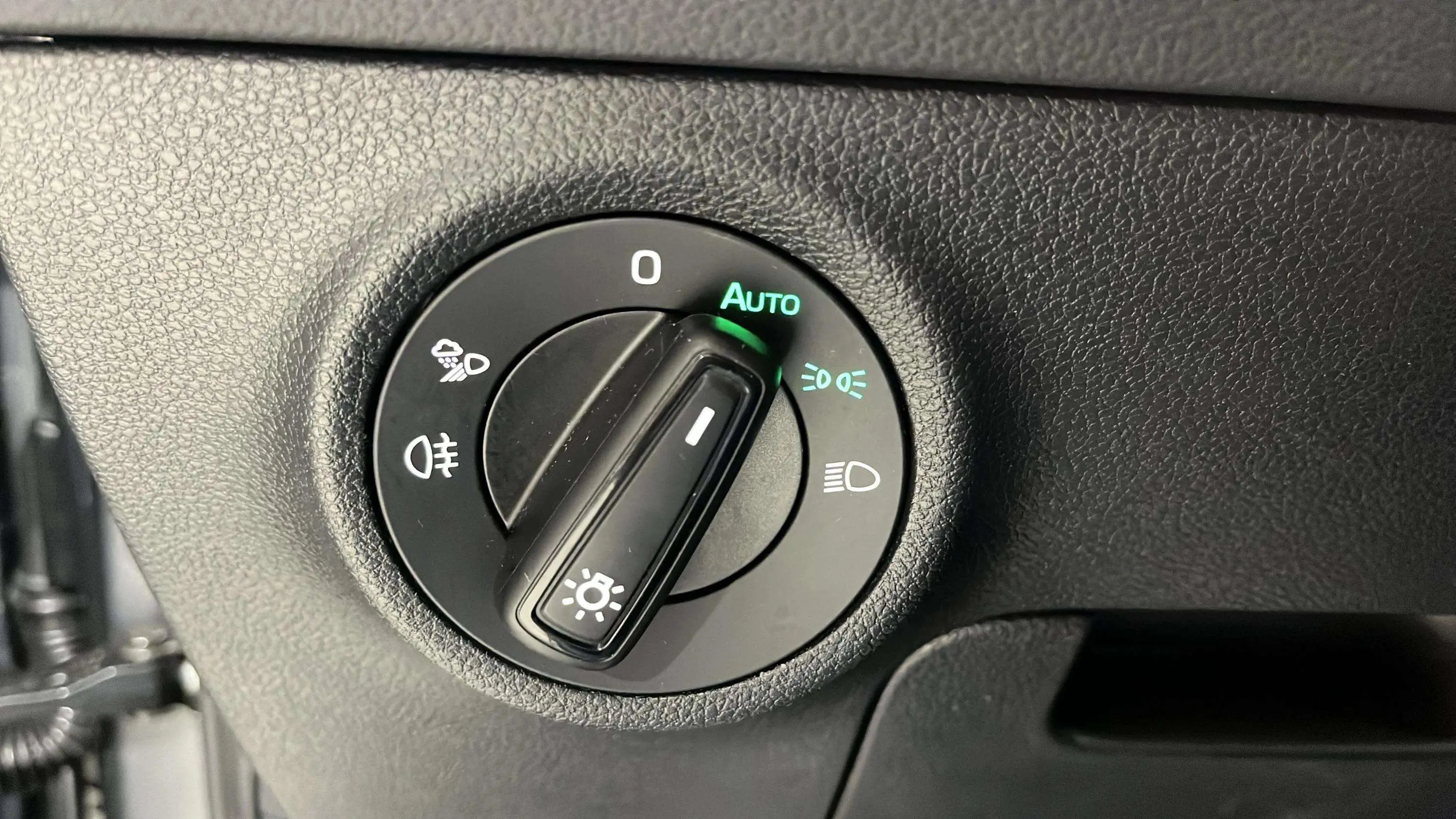 Škoda Karoq 1.5 TSI DSG ACT Sportline - foto 16