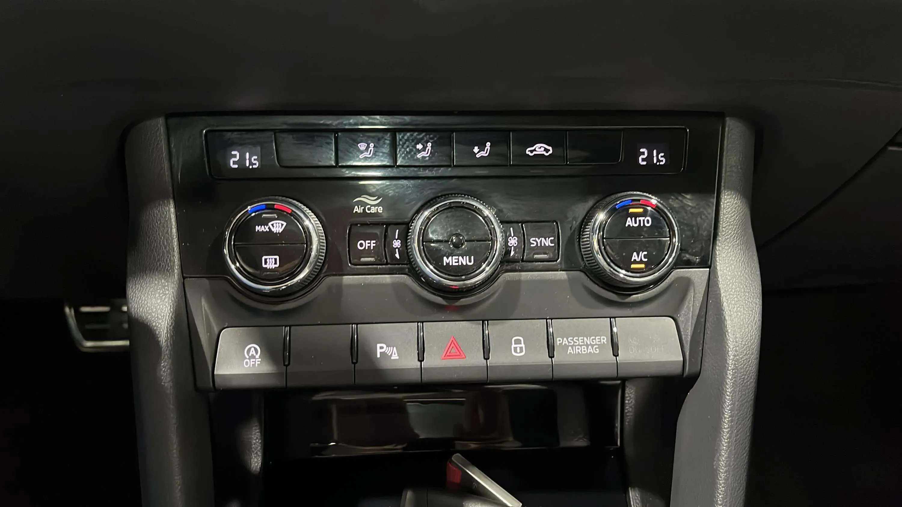 Škoda Karoq 1.5 TSI DSG ACT Sportline - foto 26
