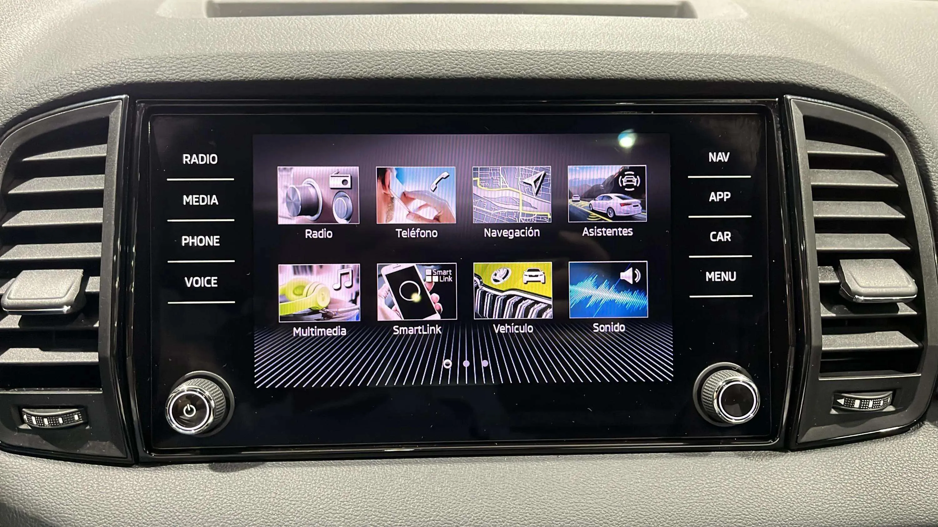 Škoda Karoq 1.5 TSI DSG ACT Sportline - foto 23