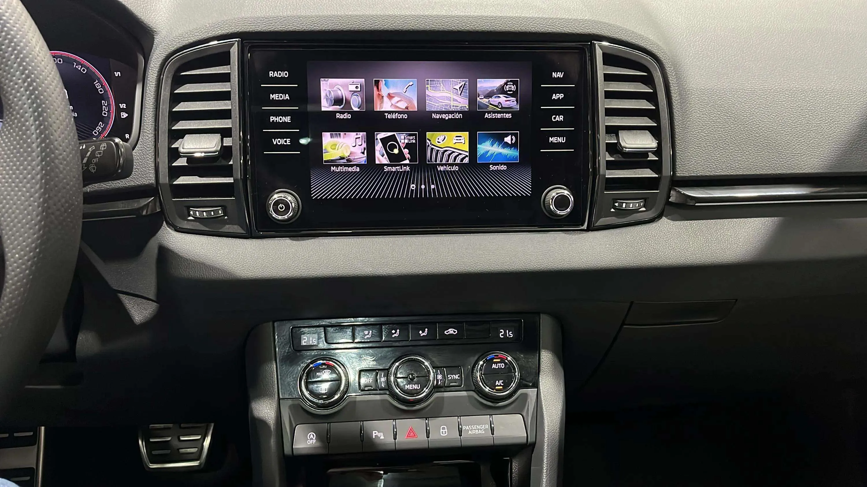 Škoda Karoq 1.5 TSI DSG ACT Sportline - foto 22