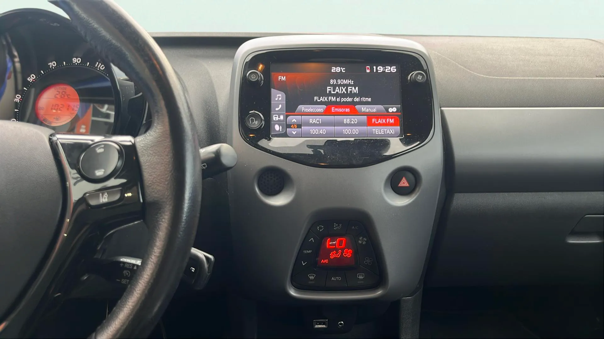 Toyota Aygo 1.0 70 x-cite - foto 11