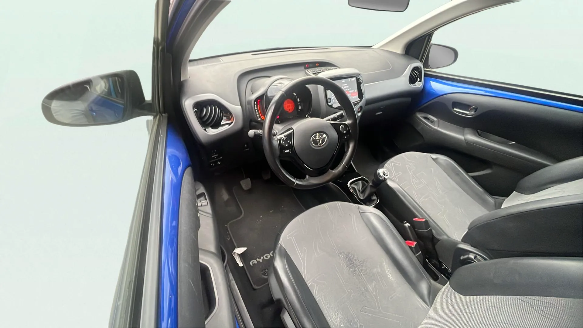 Toyota Aygo 1.0 70 x-cite - foto 14