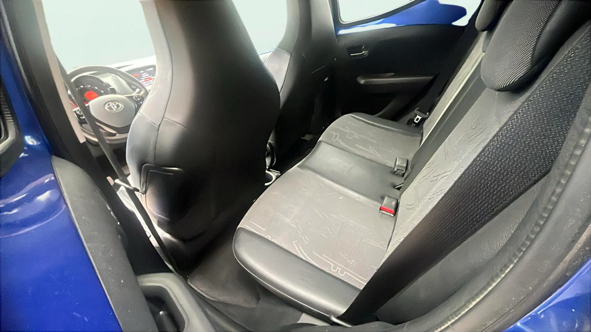 Toyota Aygo 1.0 70 x-cite - foto 15