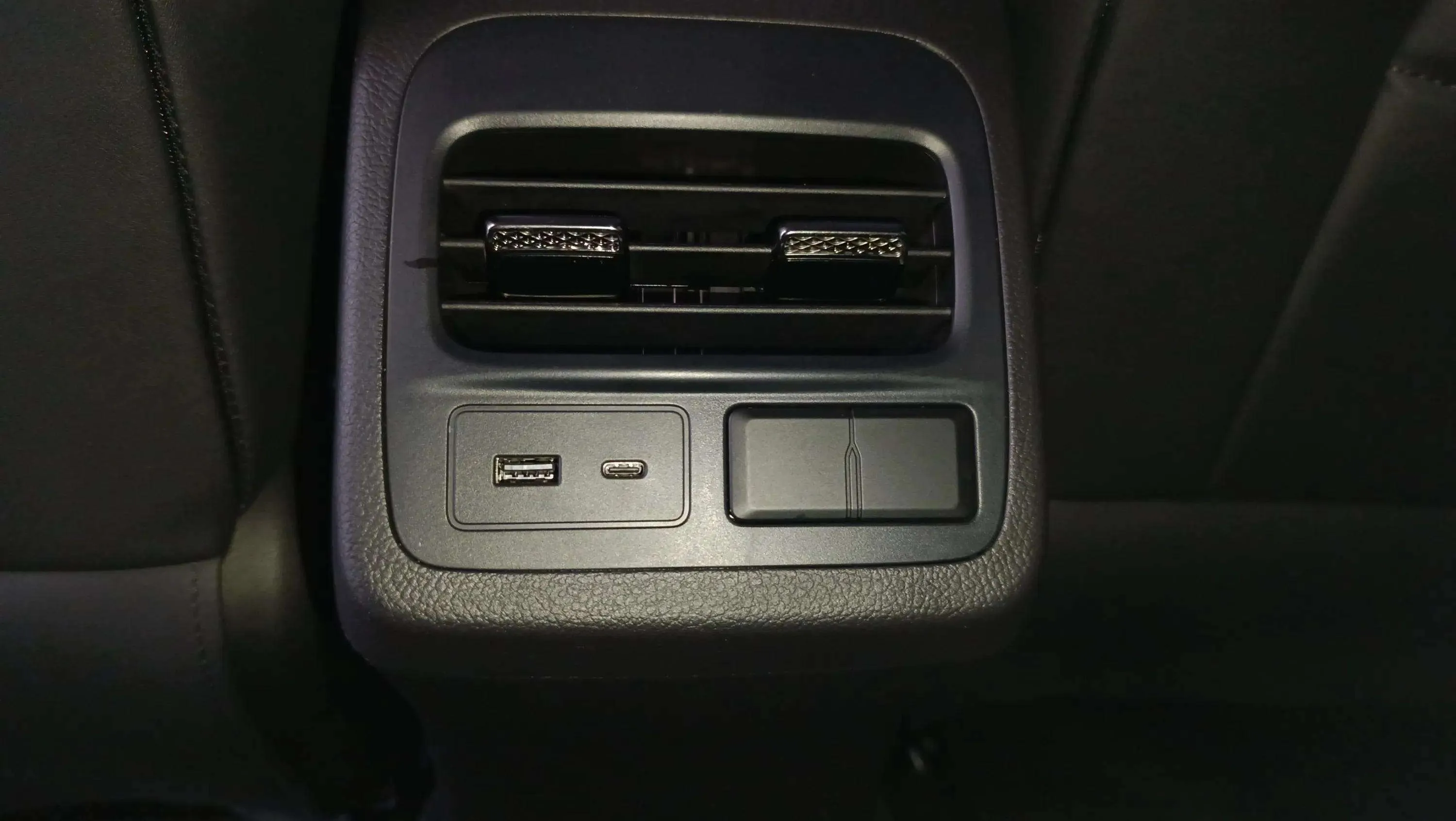Omoda 5 Premium 1.6 T-GDi - foto 26