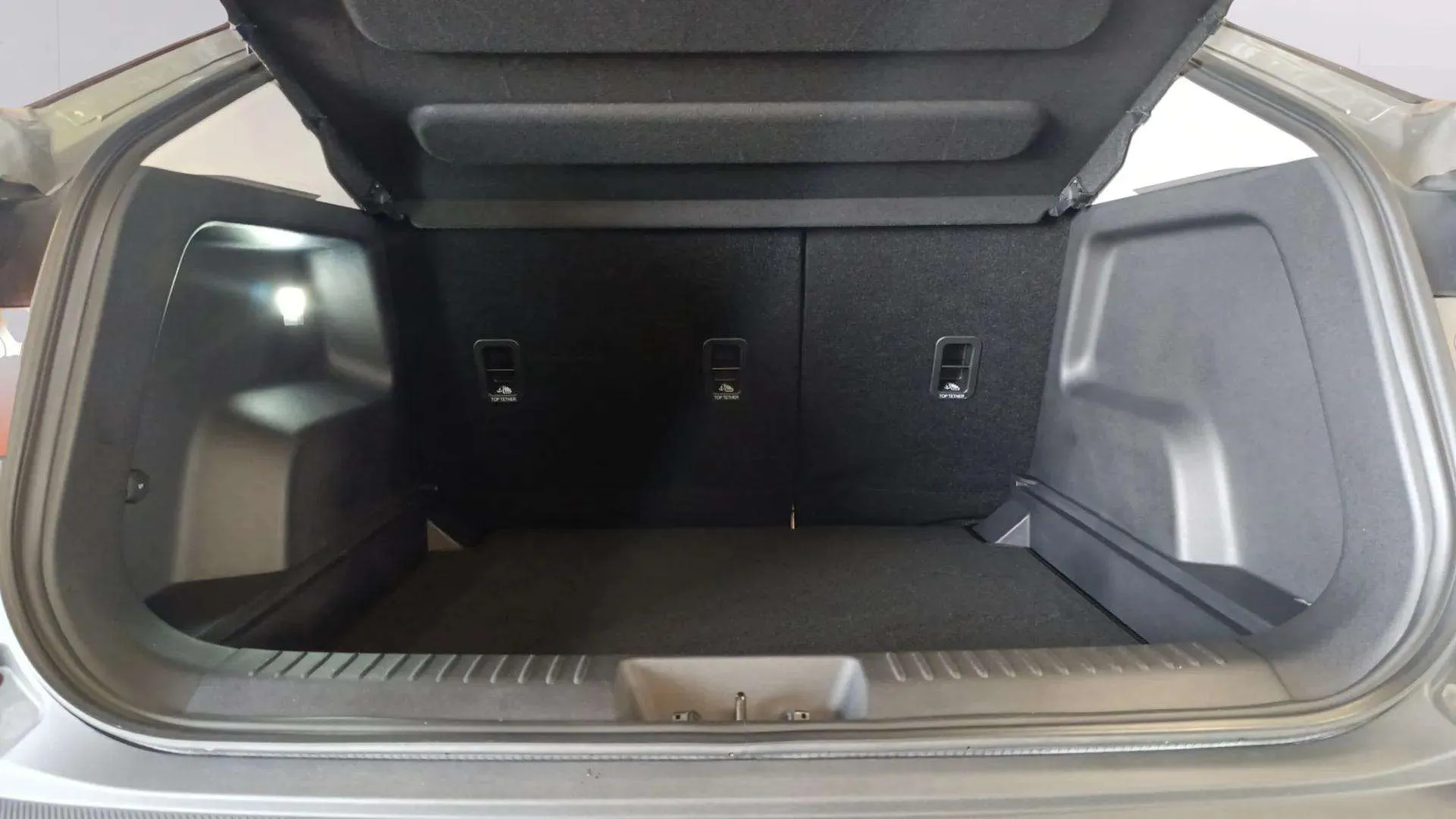 Omoda 5 Premium 1.6 T-GDi - foto 28