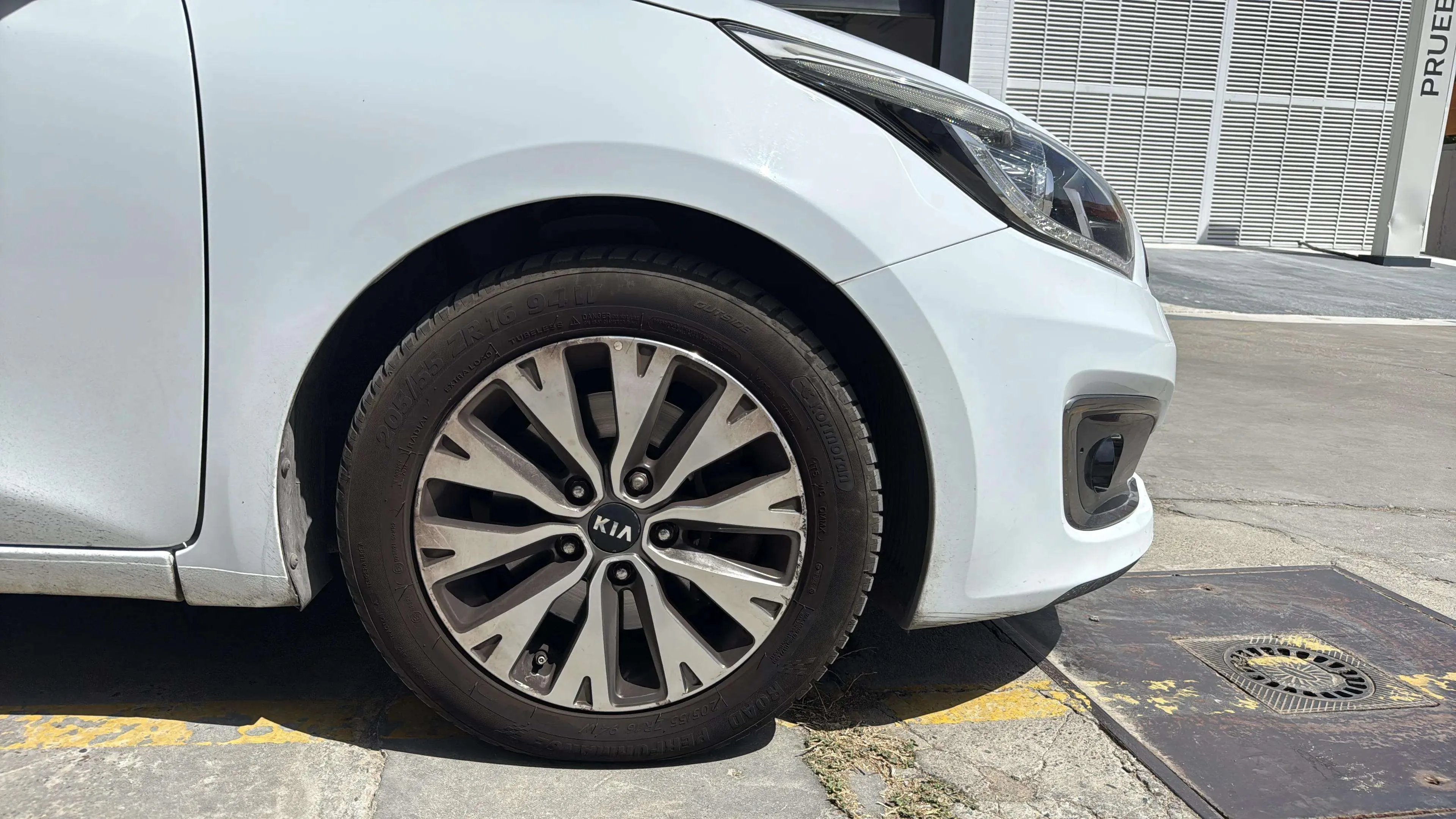 Kia Ceed 1.4 CRDi WGT Tech - foto 15