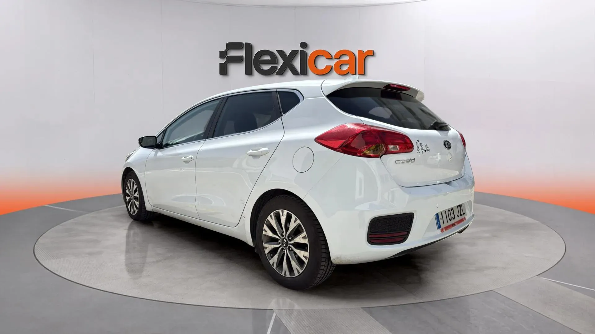 Kia Ceed 1.4 CRDi WGT Tech - foto 4