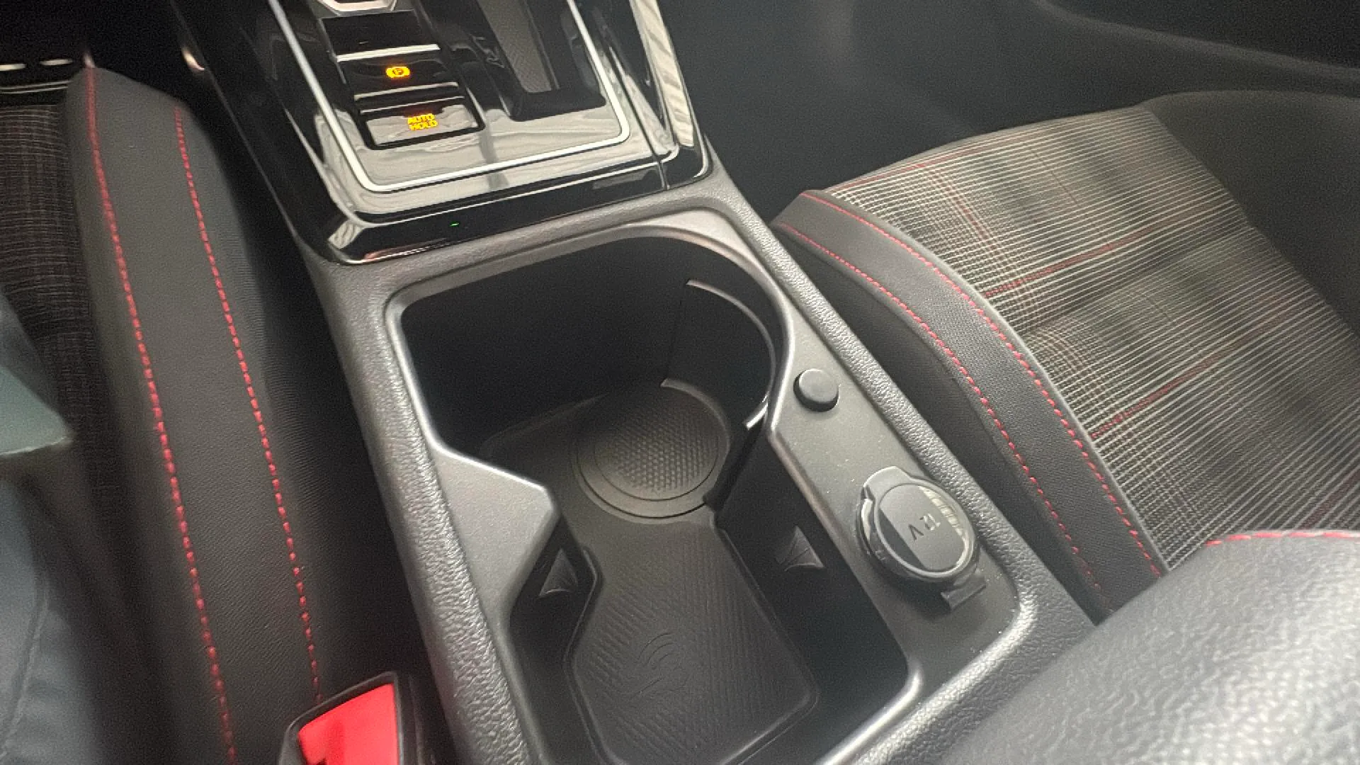 Volkswagen Golf GTI 2.0 TSI DSG - foto 24