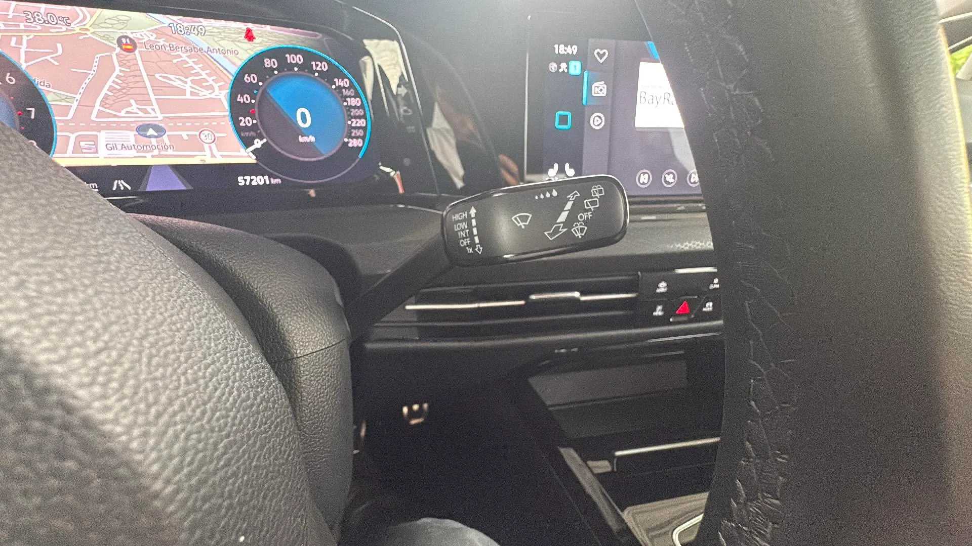 Volkswagen Golf GTI 2.0 TSI DSG - foto 14