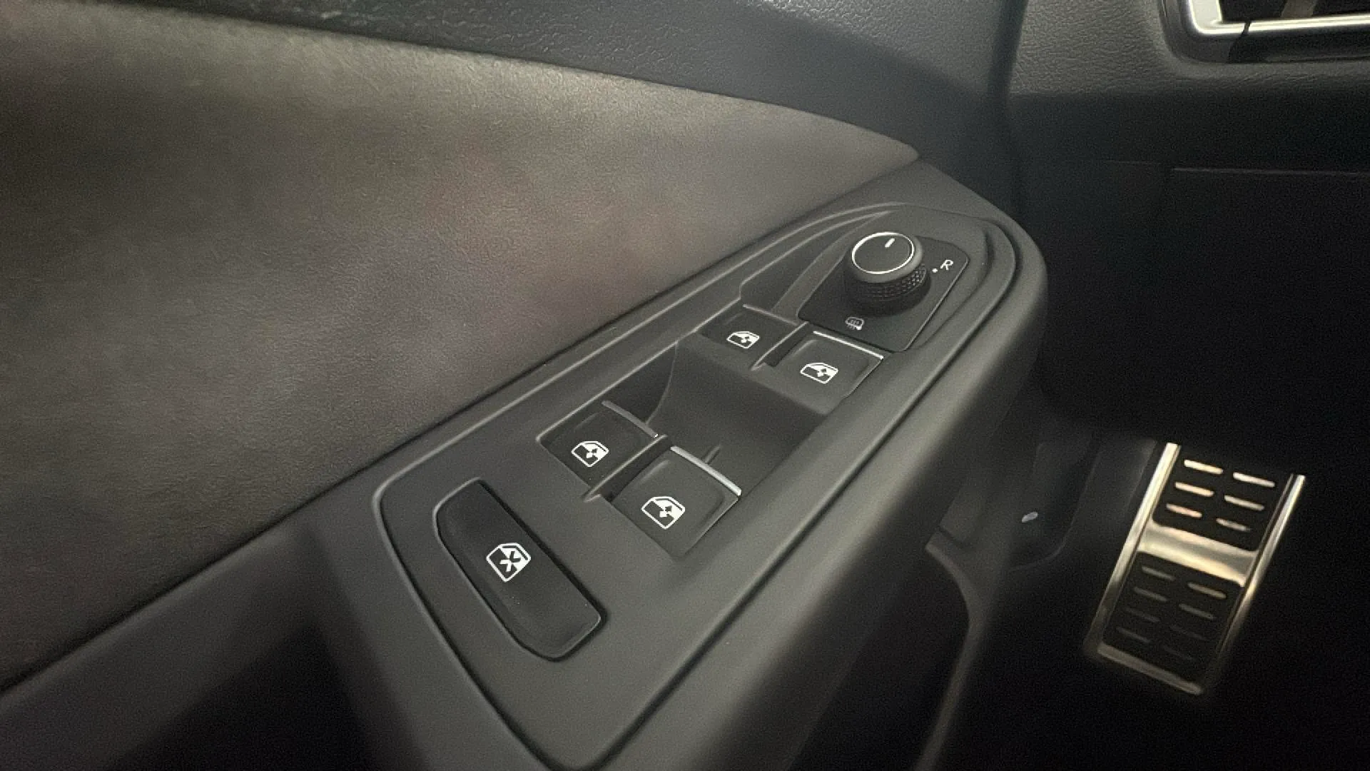 Volkswagen Golf GTI 2.0 TSI DSG - foto 17