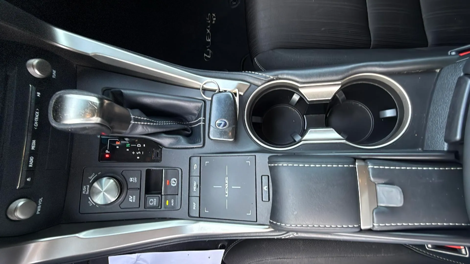 Lexus NX 2.5 300h Business 2WD - foto 25