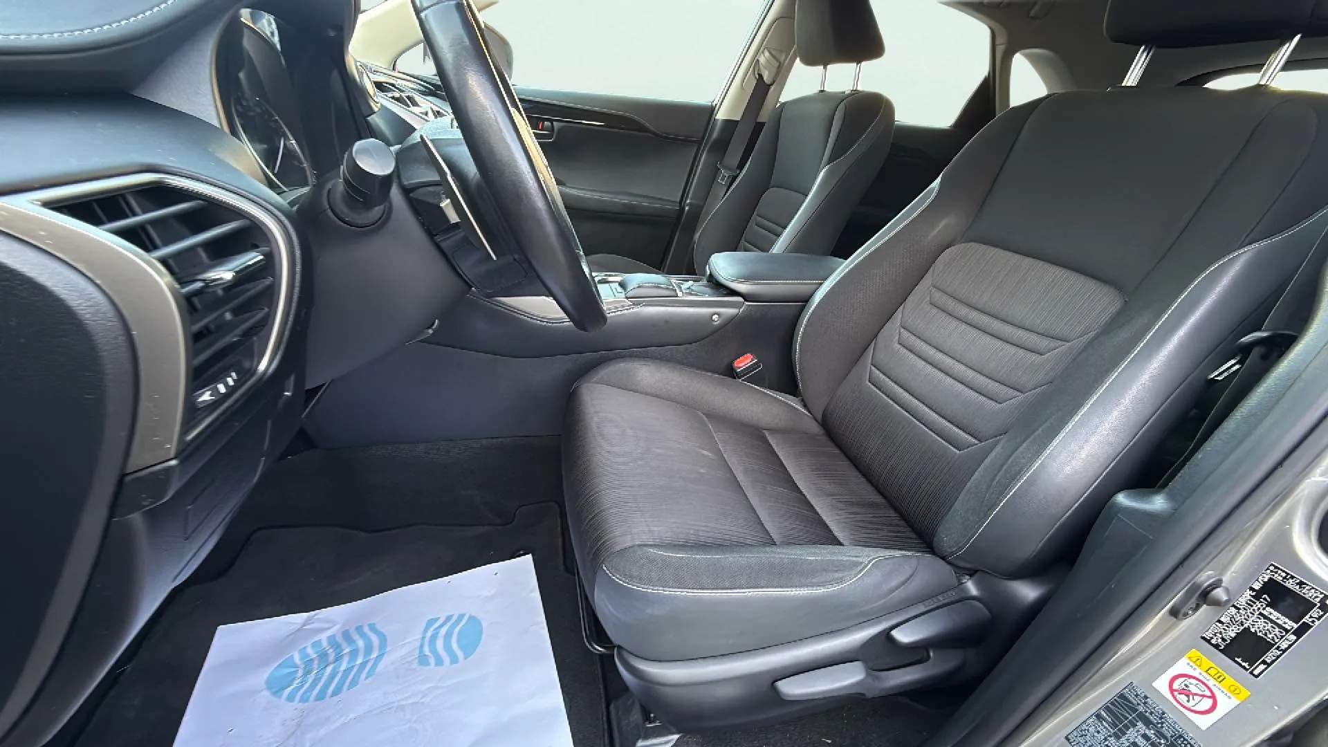 Lexus NX 2.5 300h Business 2WD - foto 21