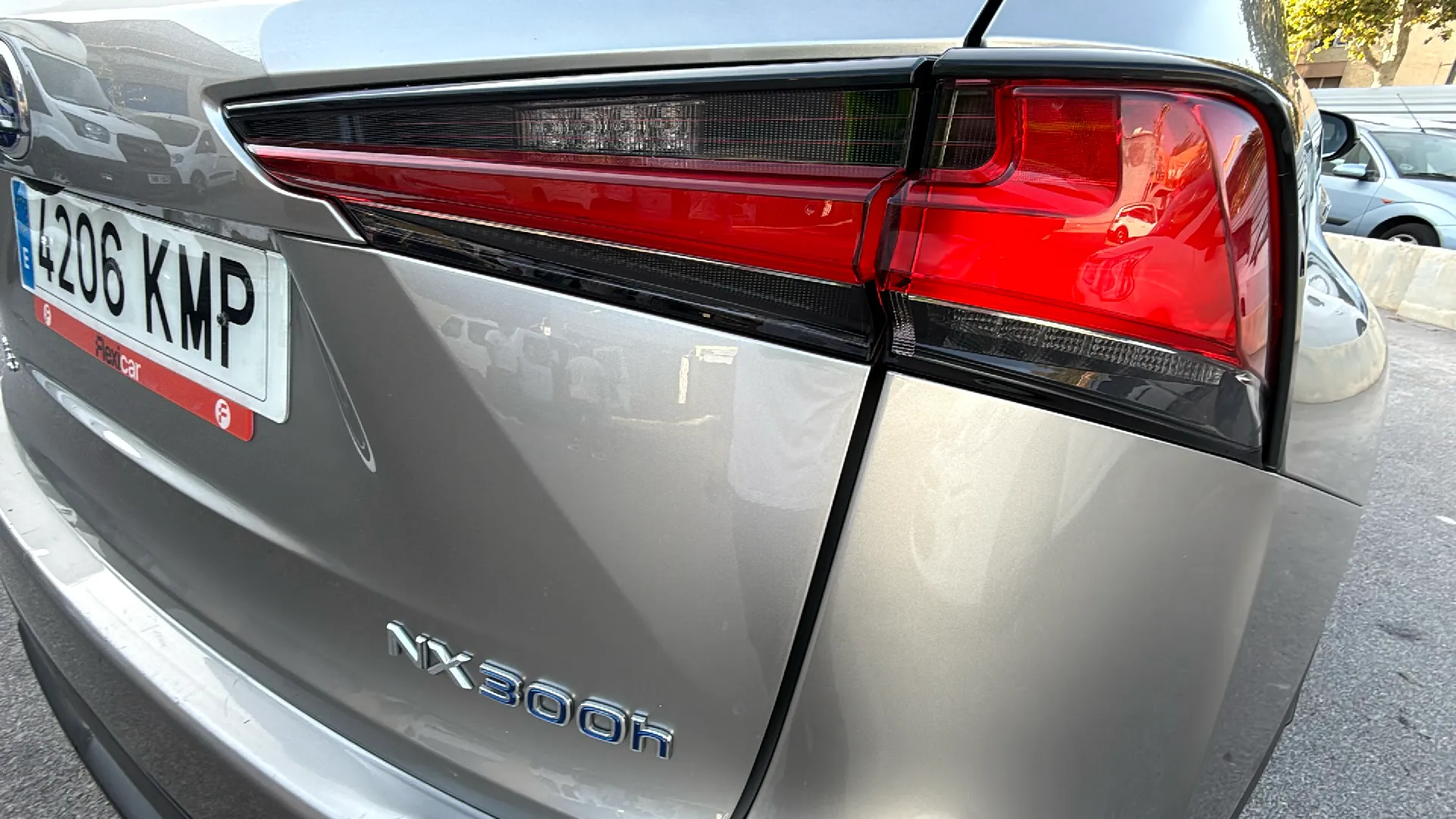 Lexus NX 2.5 300h Business 2WD - foto 11