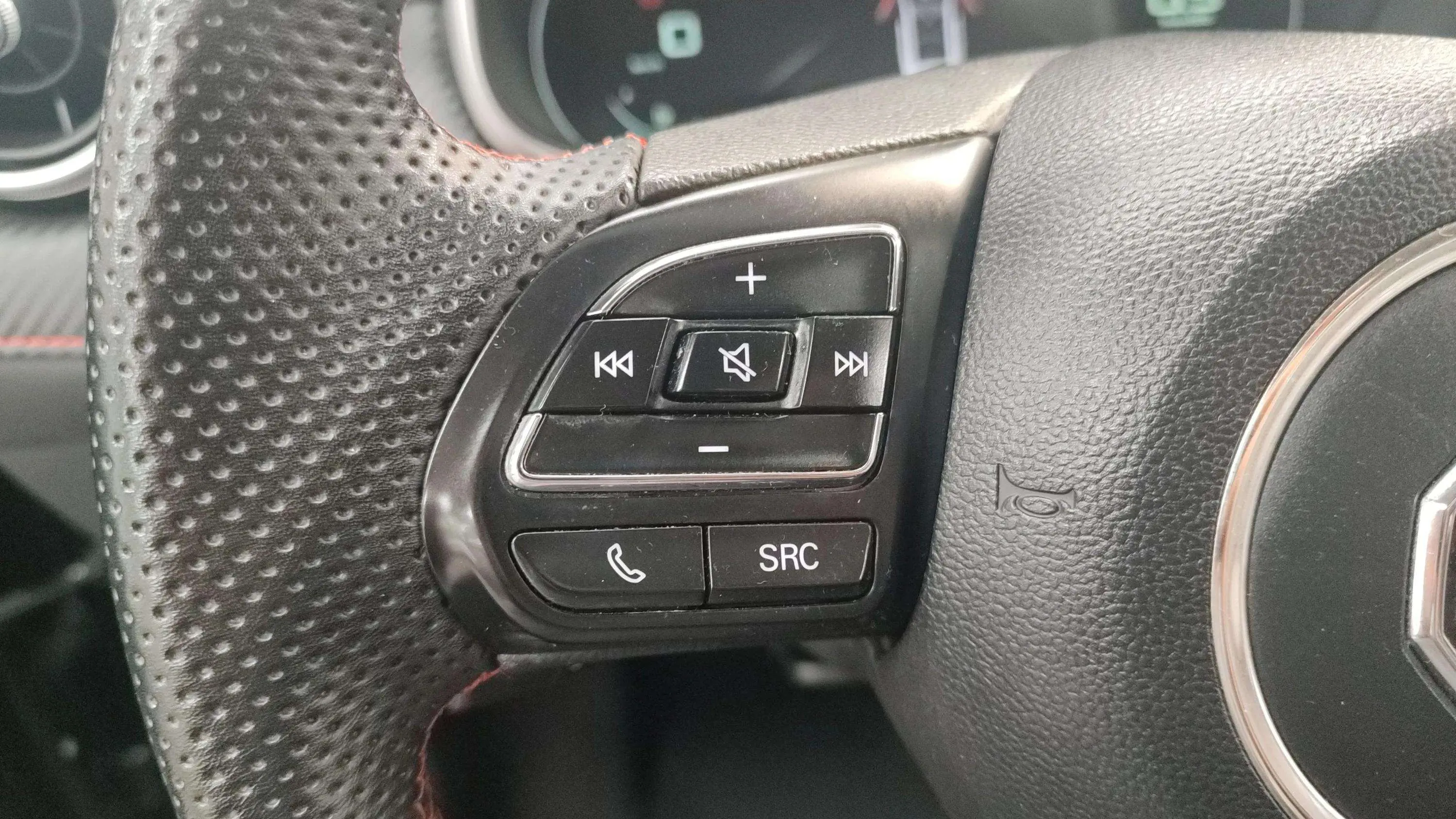 MG ZS 1.0T Luxury - foto 13