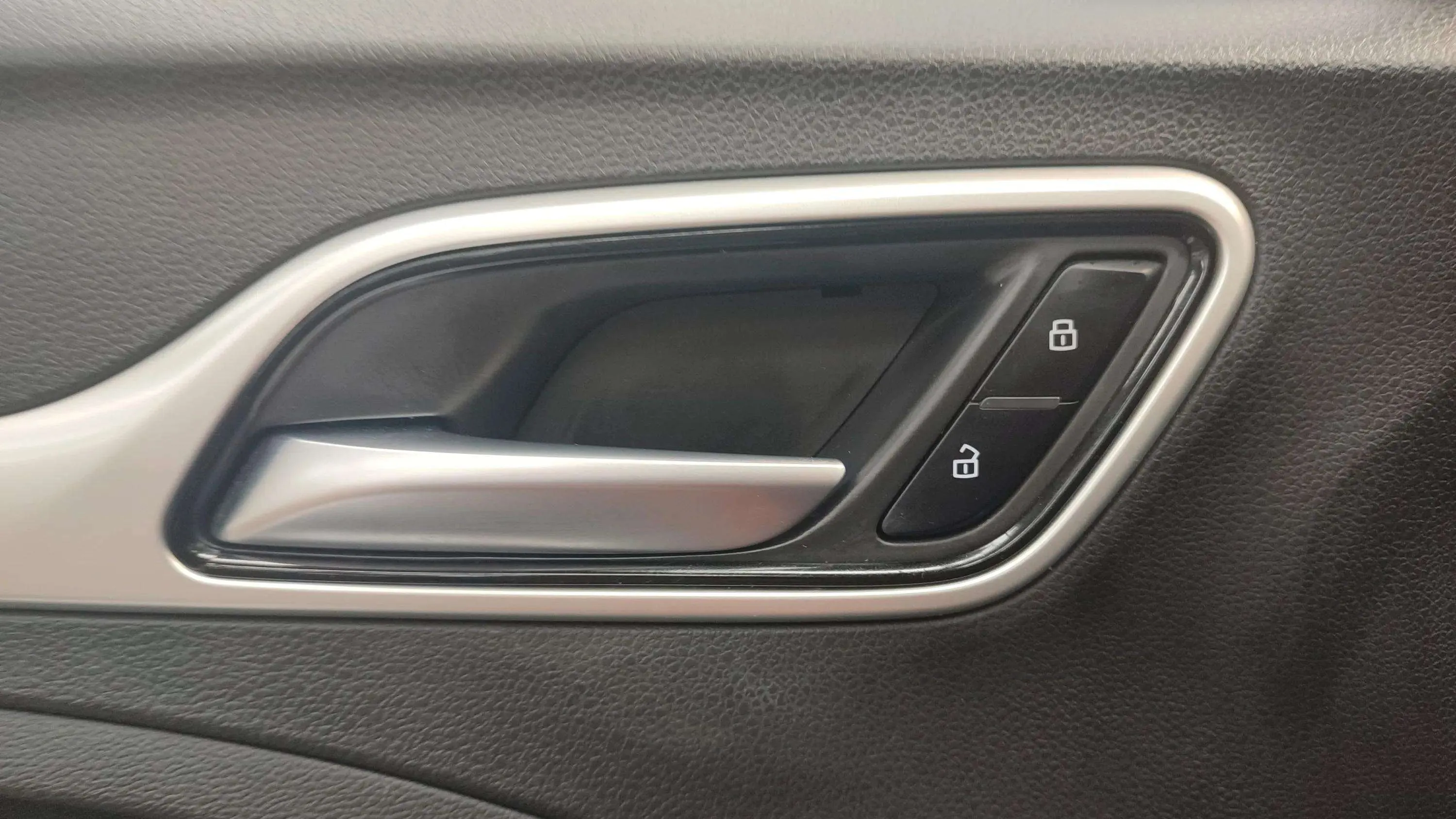 MG ZS 1.0T Luxury - foto 15