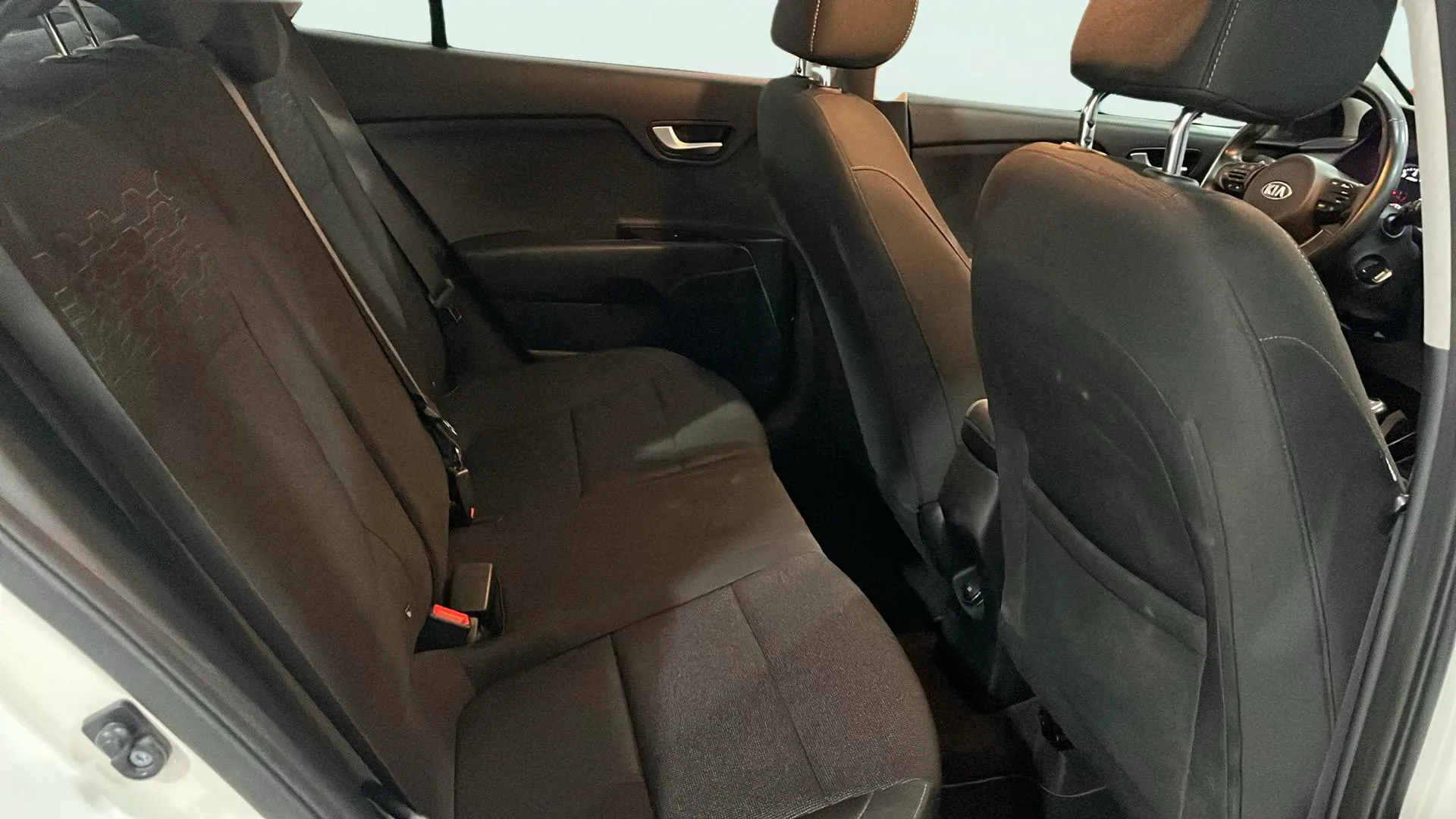 Kia Rio 1.0 T-GDi Business - foto 15