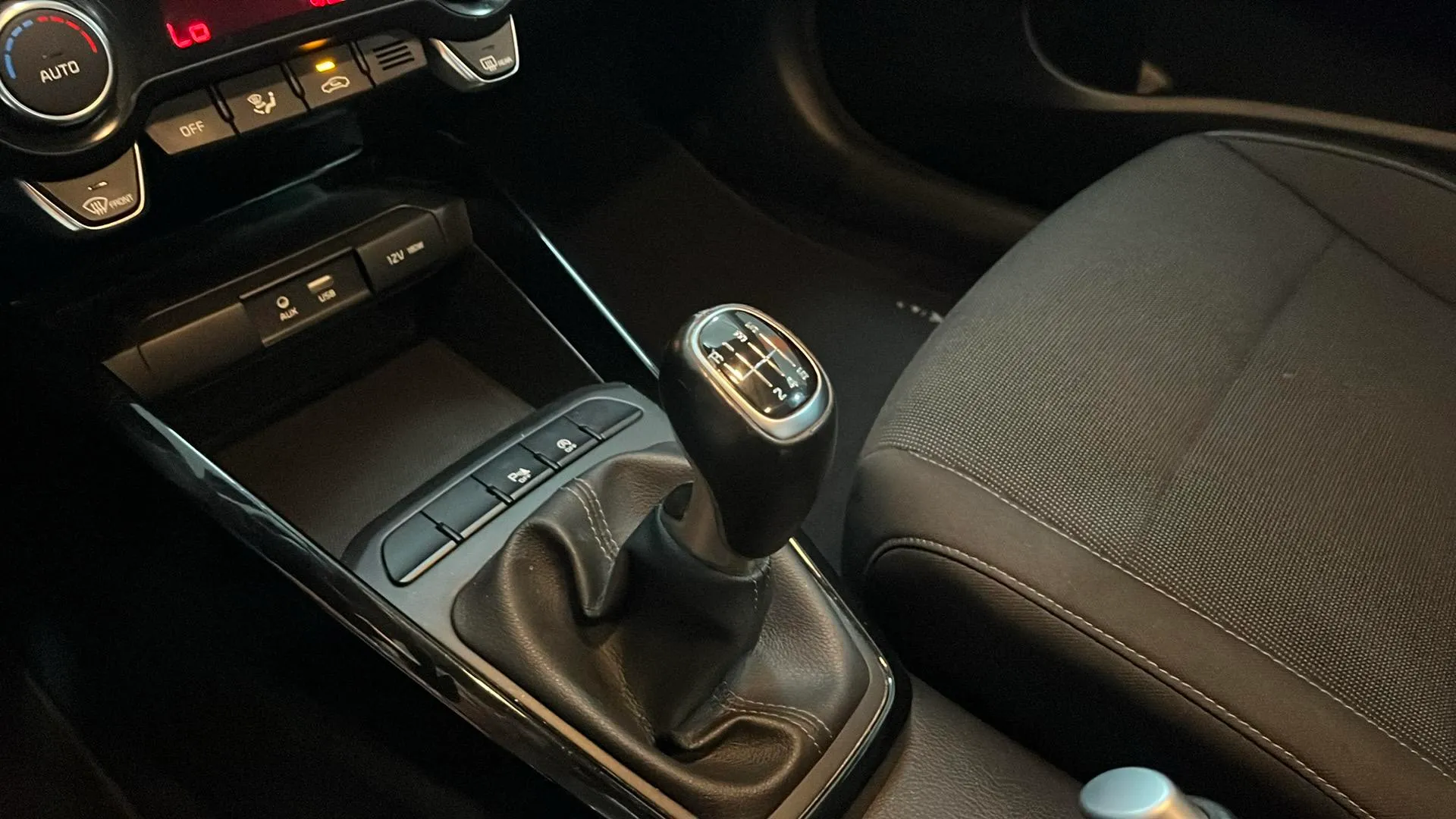 Kia Rio 1.0 T-GDi Business - foto 20