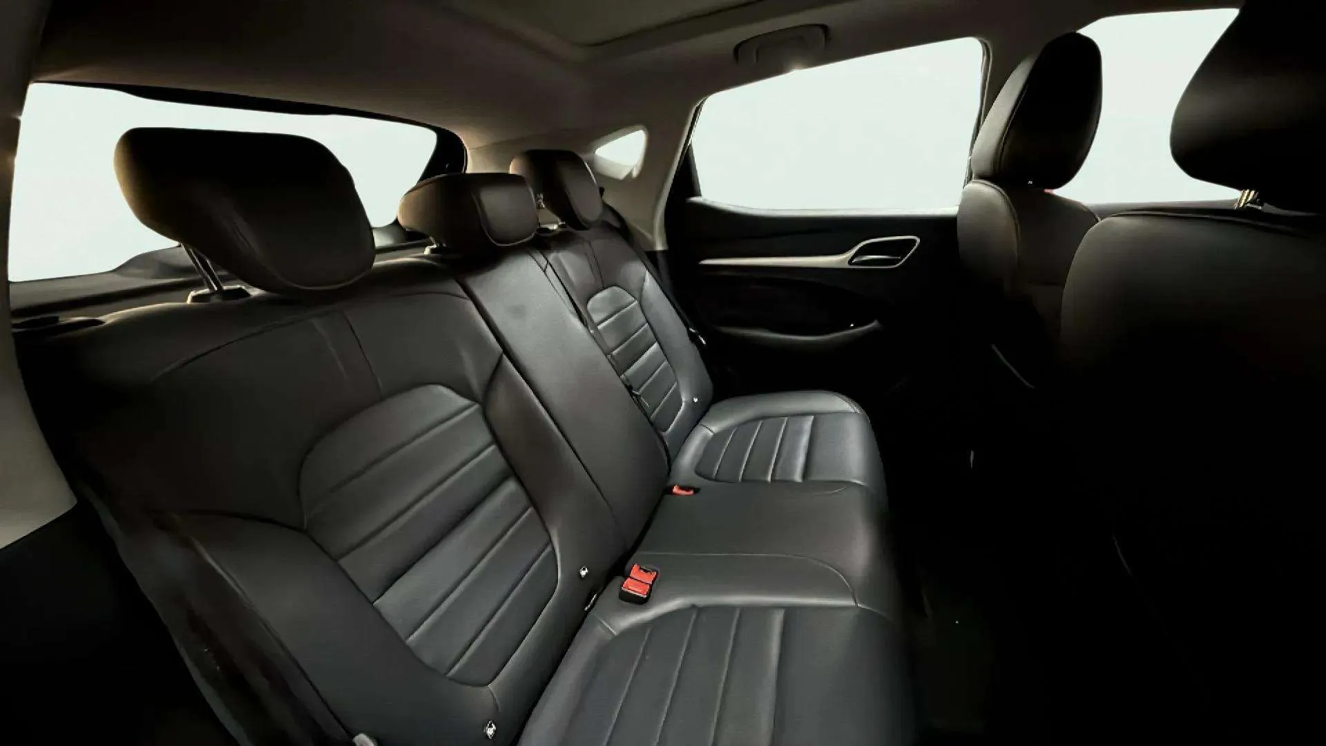 MG ZS 1.5 Luxury - foto 15