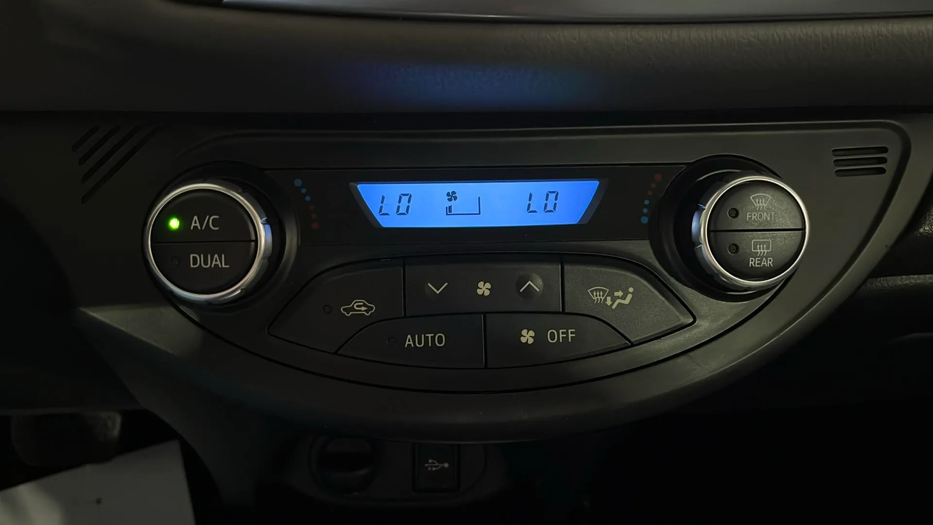 Toyota Yaris 1.5 Hybrid Active - foto 24