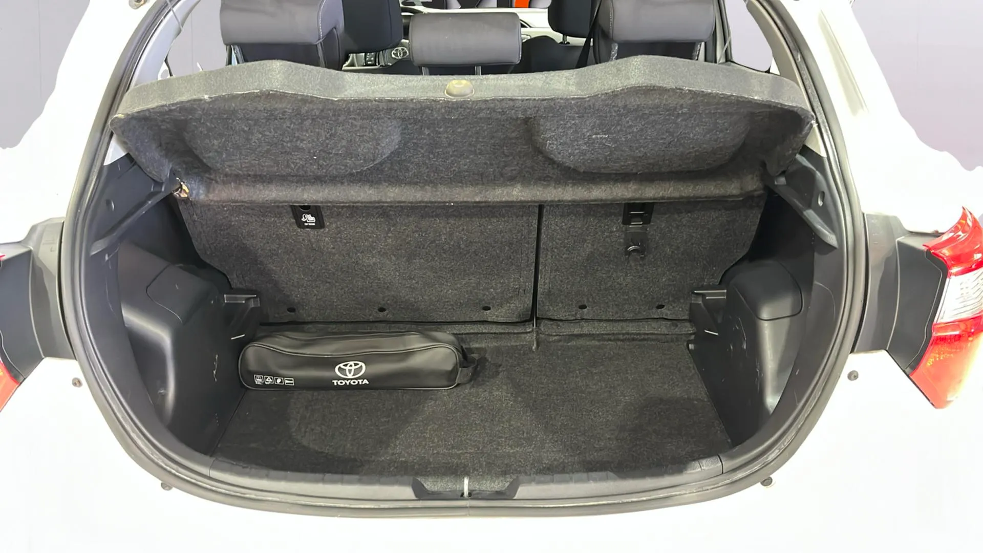 Toyota Yaris 1.5 Hybrid Active - foto 9