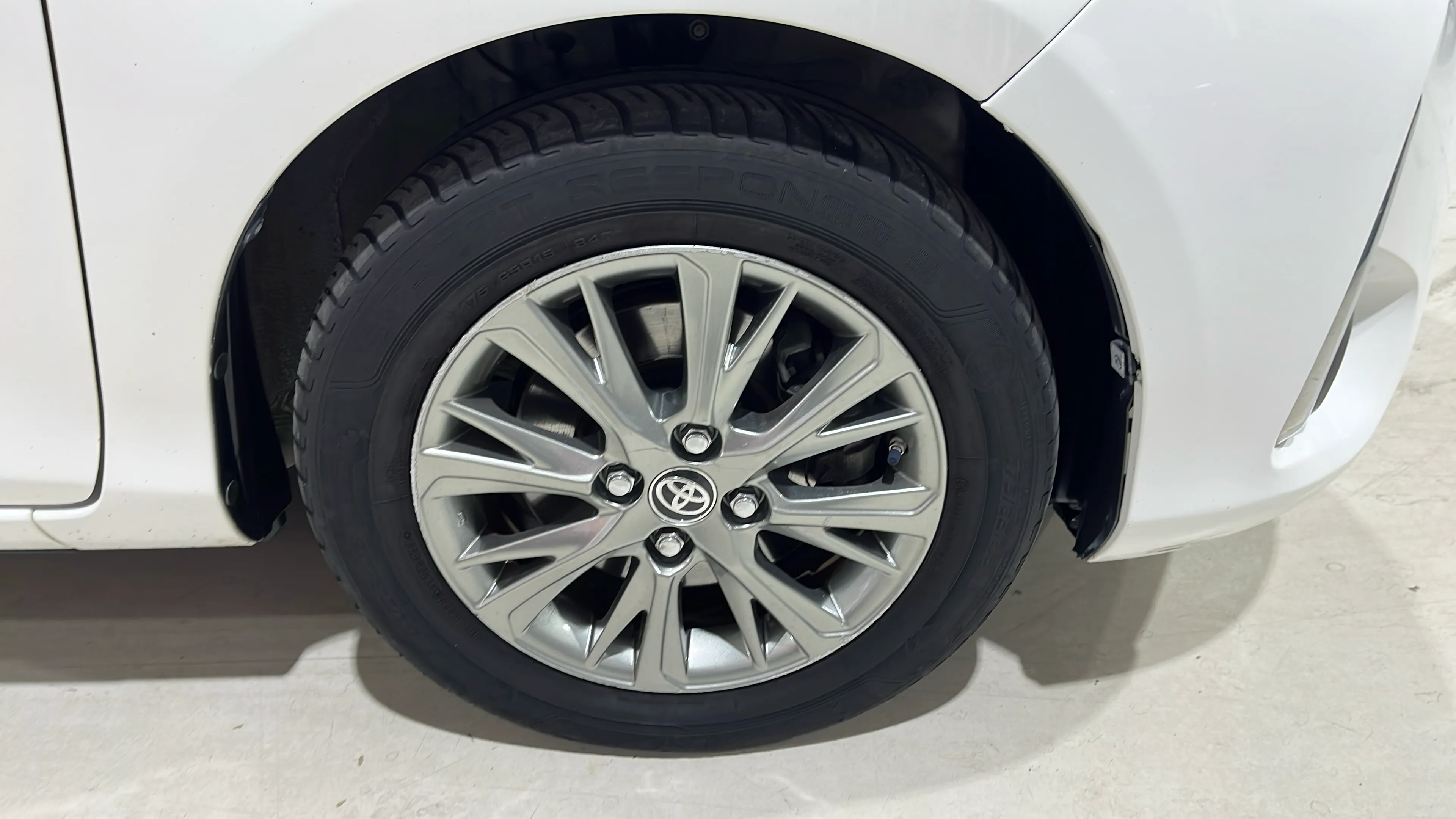 Toyota Yaris 1.5 Hybrid Active - foto 31