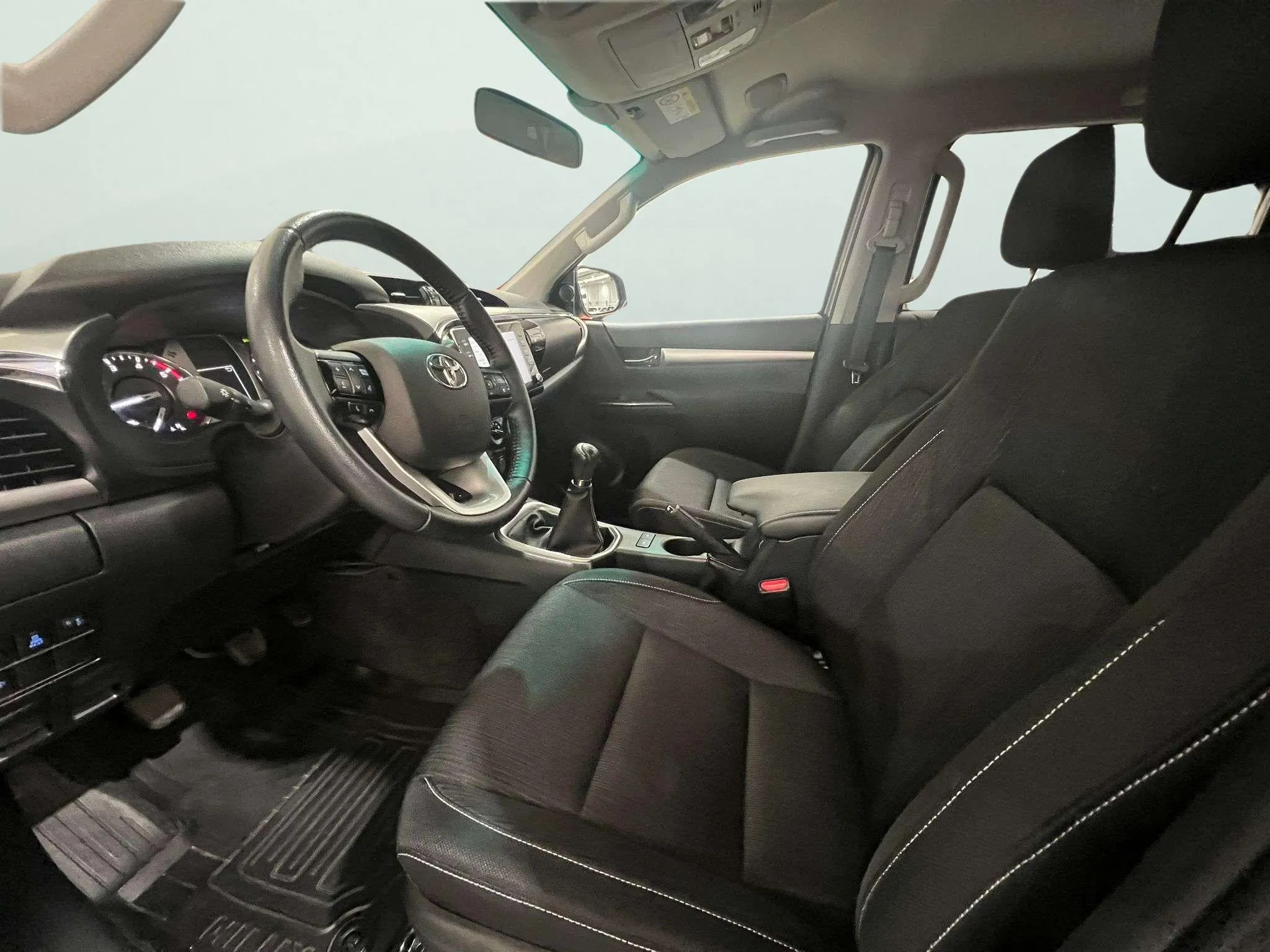 Toyota Hilux 2.3 4x4 - foto 17