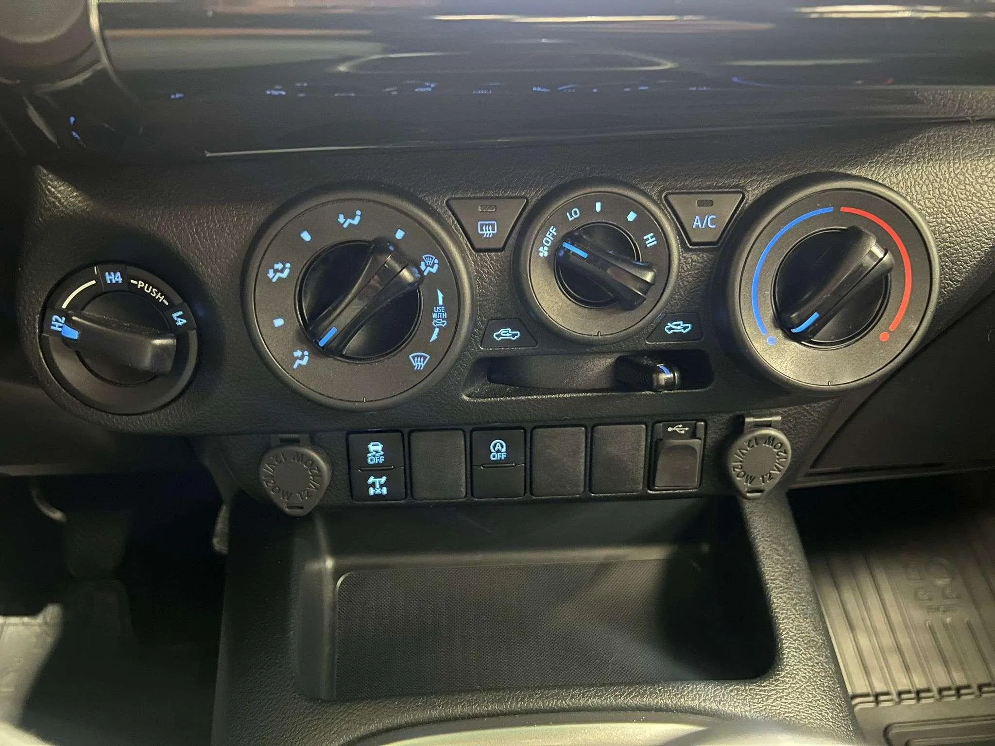 Toyota Hilux 2.3 4x4 - foto 27