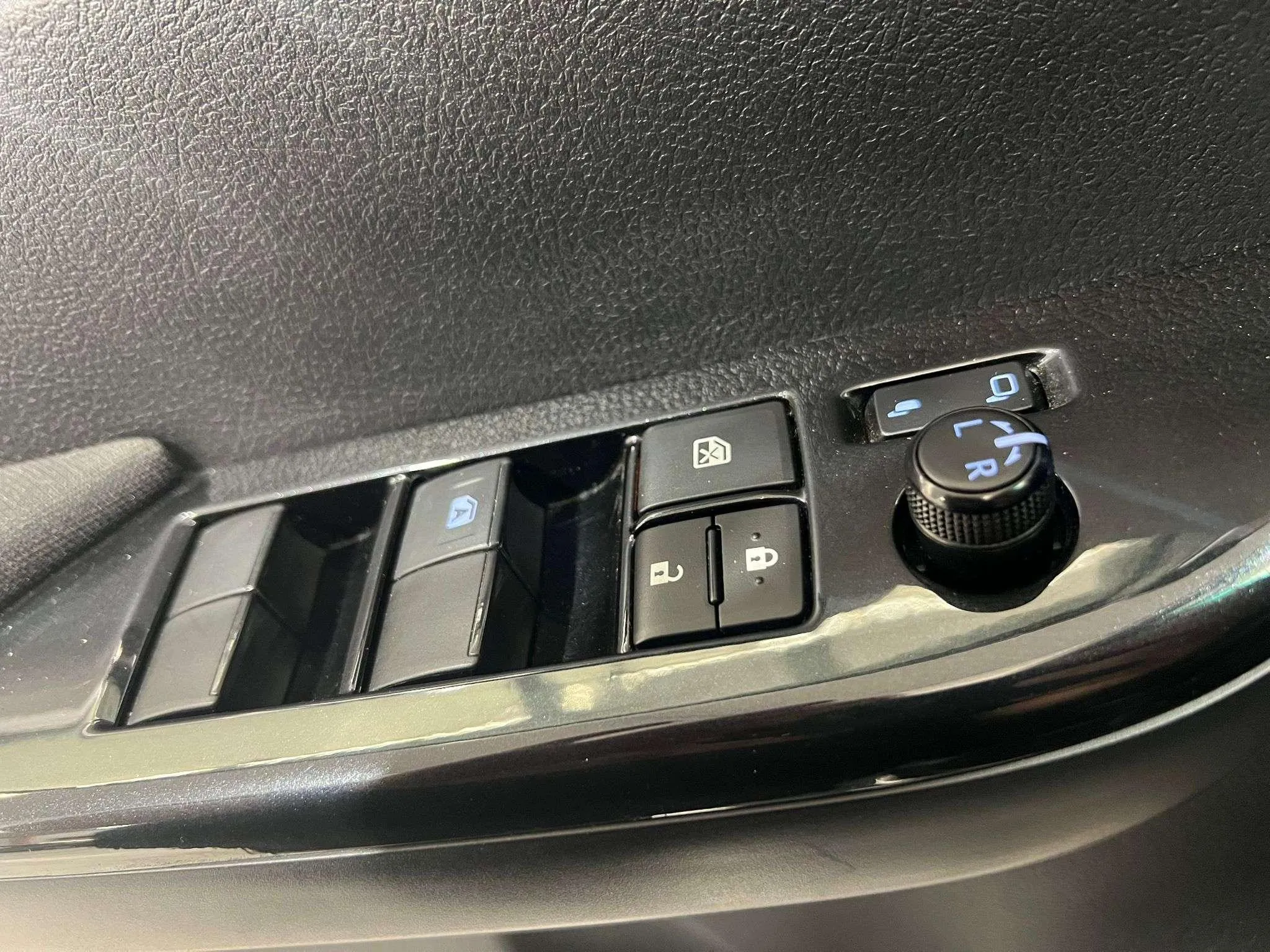 Toyota Hilux 2.3 4x4 - foto 20