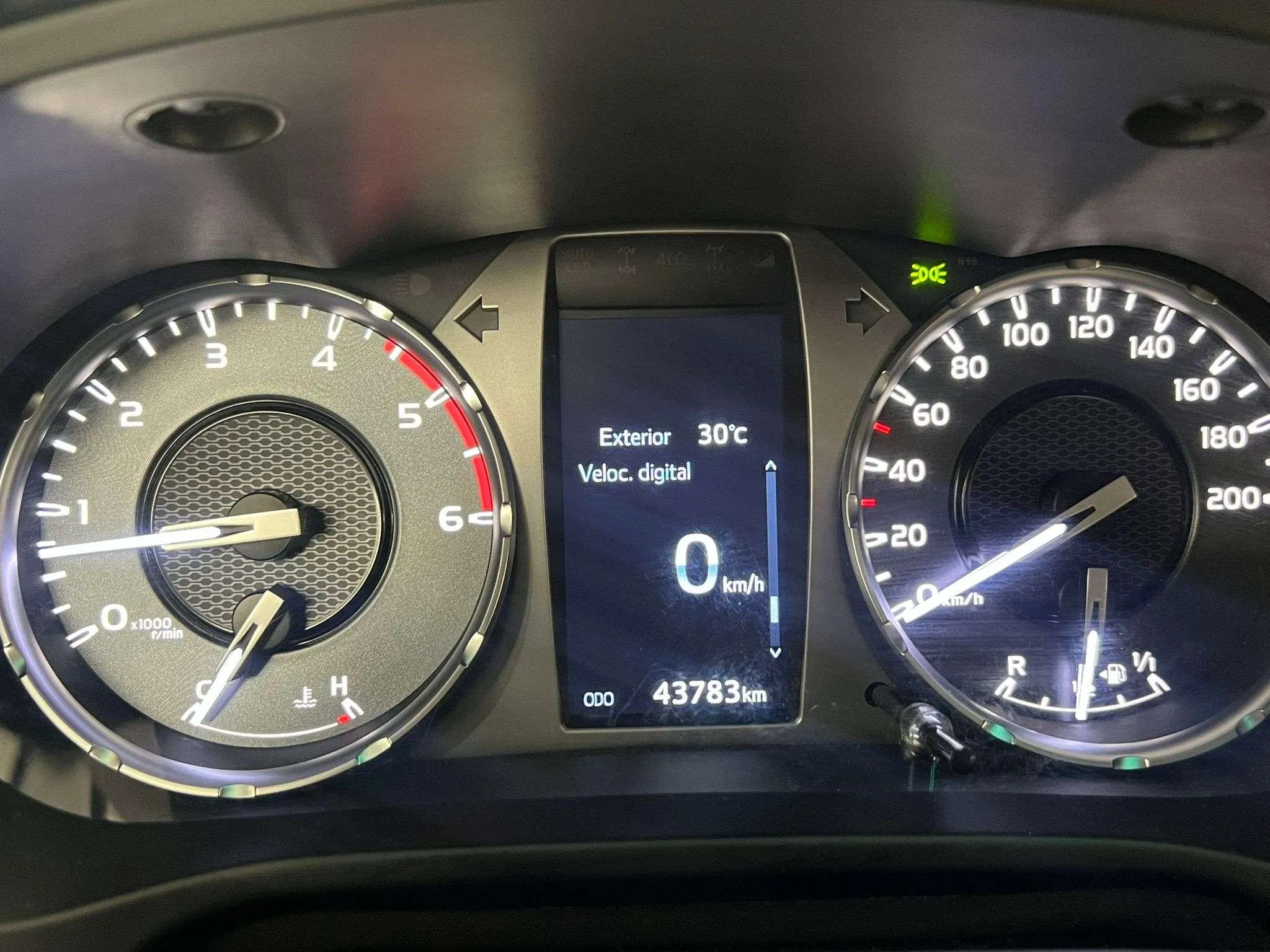 Toyota Hilux 2.3 4x4 - foto 7