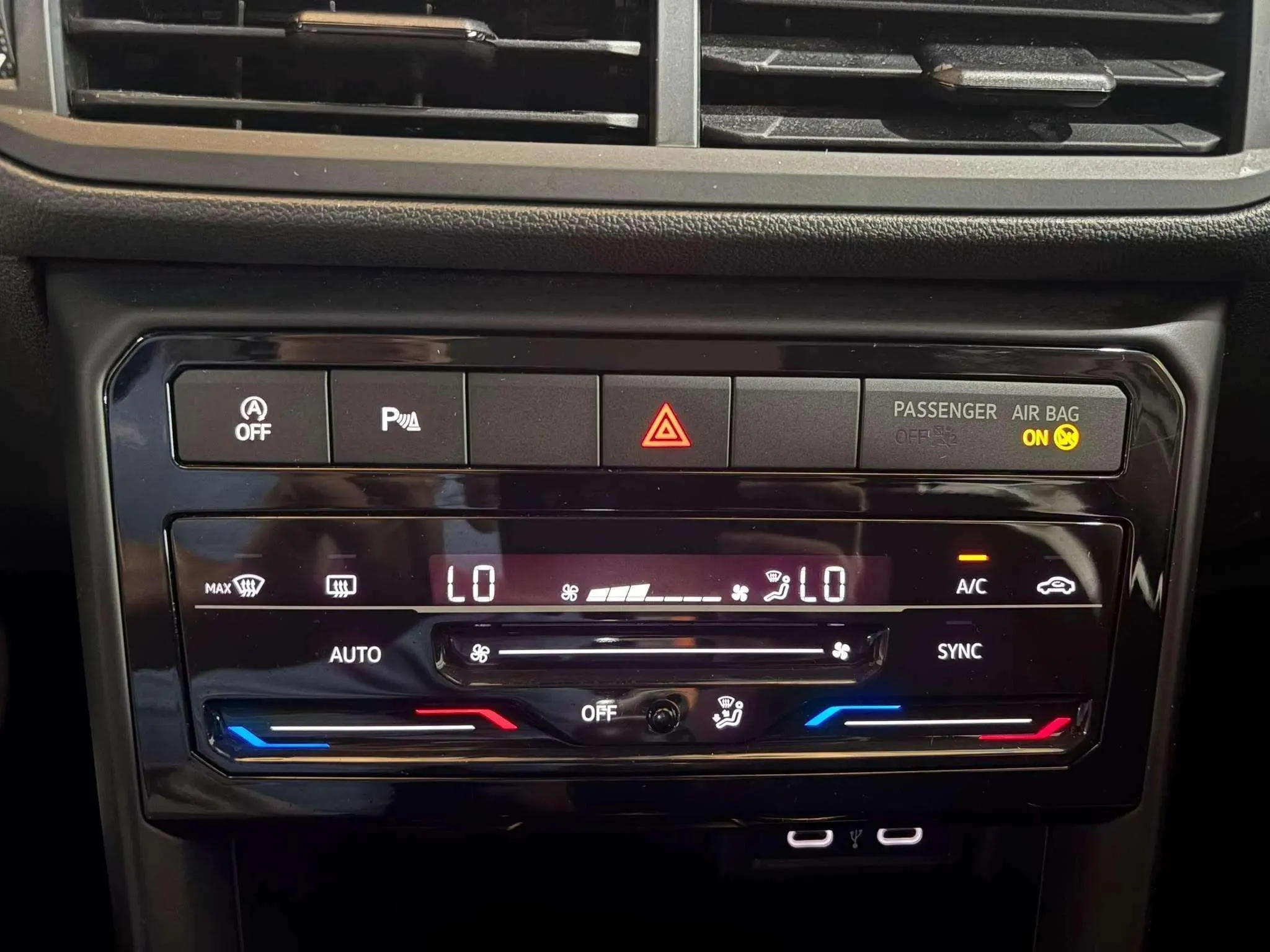 Volkswagen T-Cross Advance 1.0 TSI - foto 14