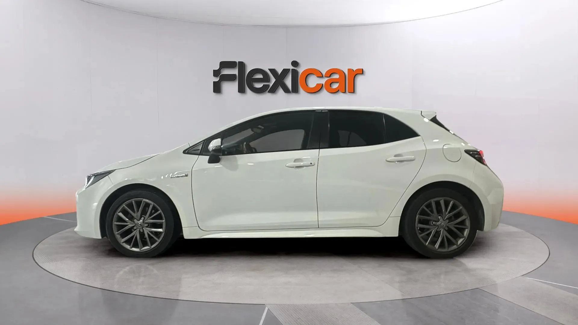 Toyota Corolla 1.8 125H Active Tech E-CVT - foto 4