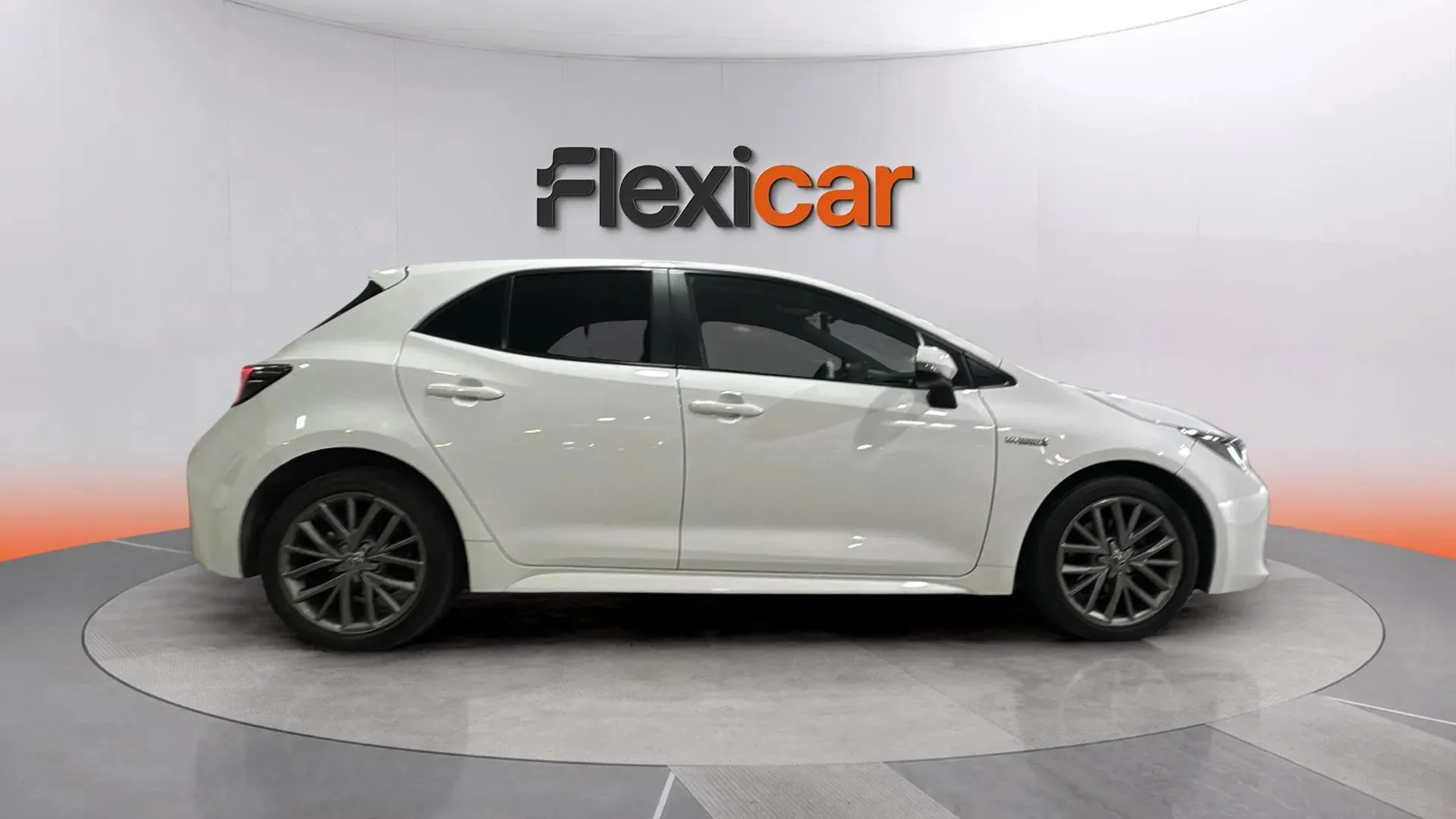 Toyota Corolla 1.8 125H Active Tech E-CVT - foto 8