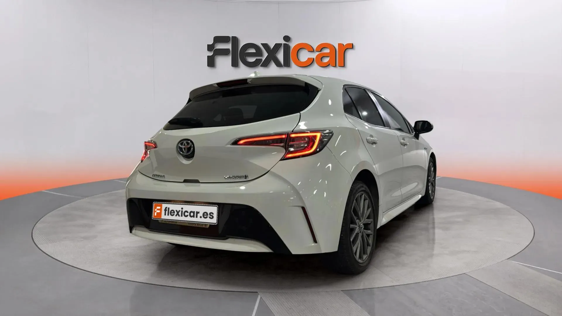 Toyota Corolla 1.8 125H Active Tech E-CVT - foto 7