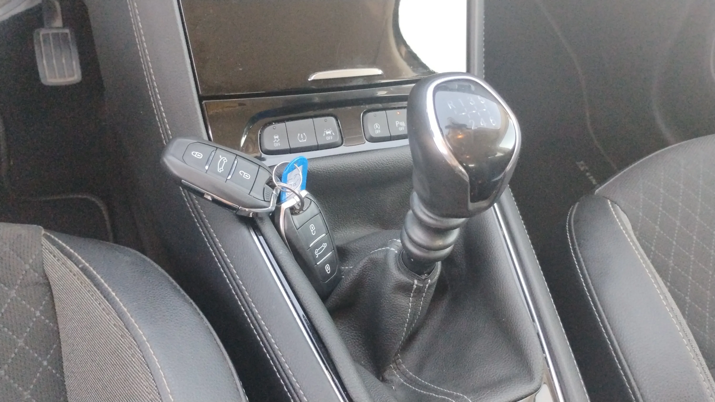 Opel Grandland 1.2 Turbo Excellence - foto 18