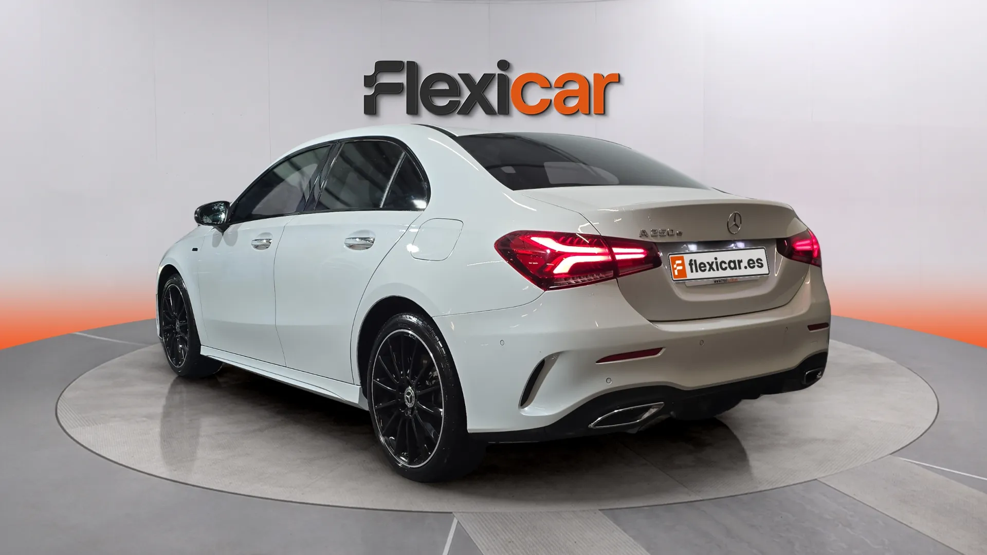 Mercedes-Benz Clase A Sedán A 250 e - foto 3