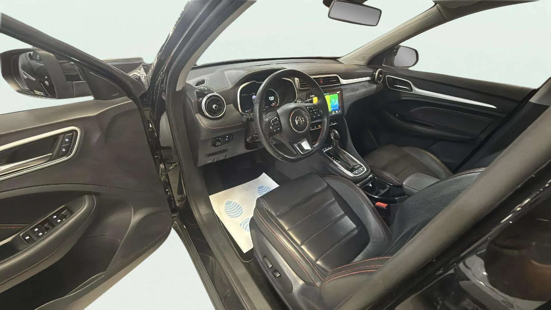 MG ZS 1.0T Luxury - foto 11