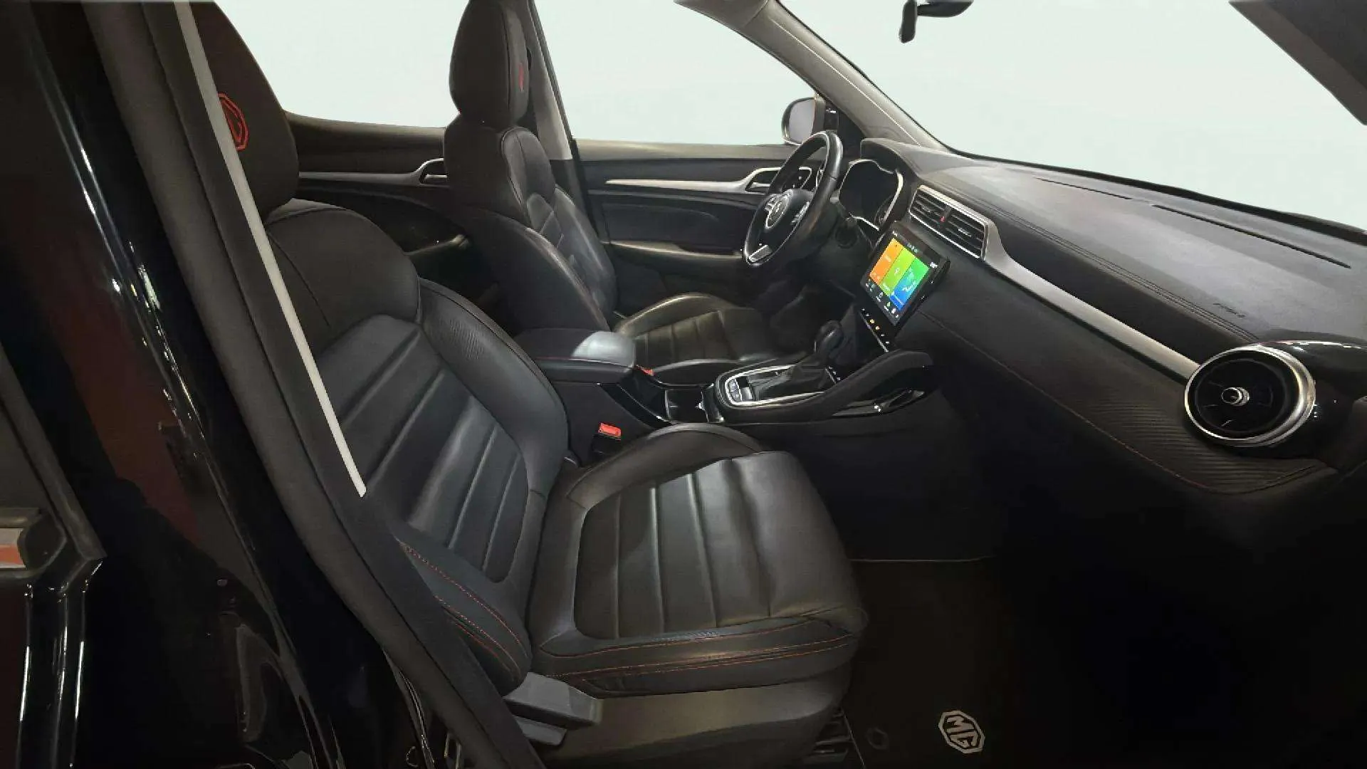 MG ZS 1.0T Luxury - foto 12