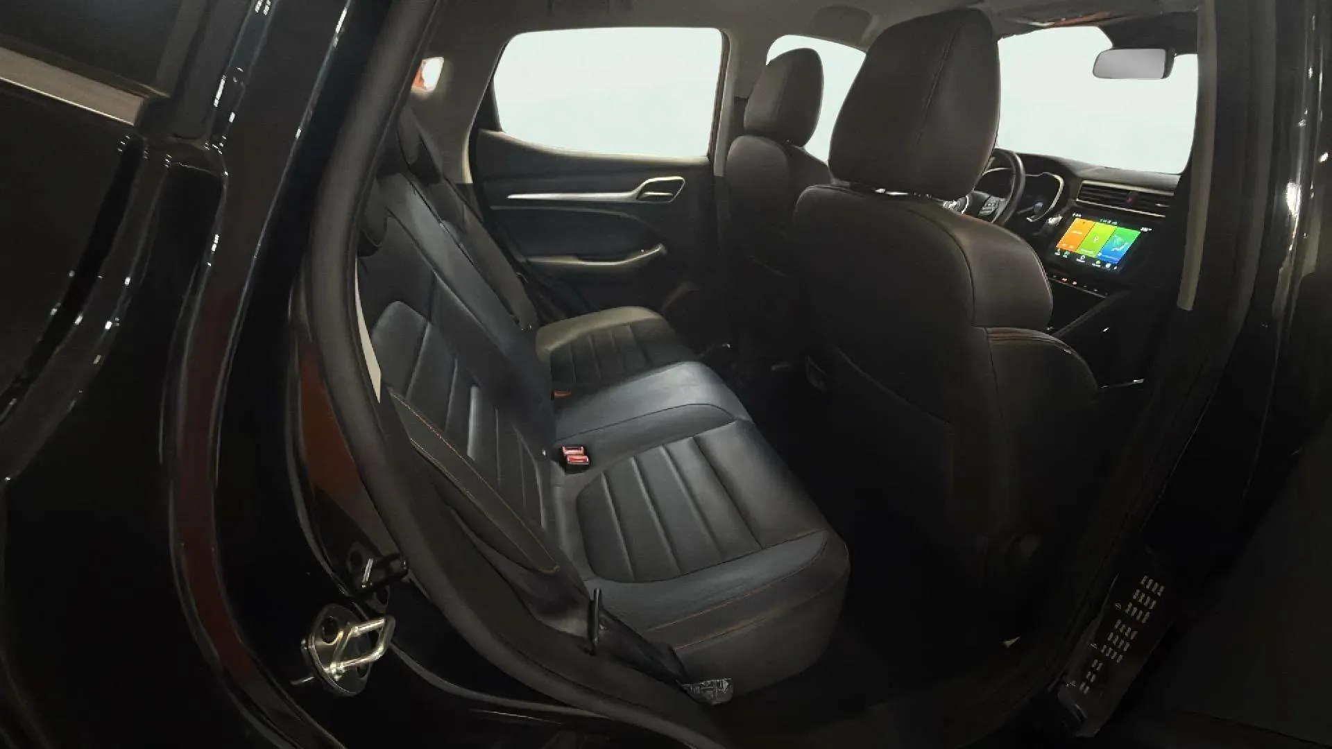 MG ZS 1.0T Luxury - foto 13