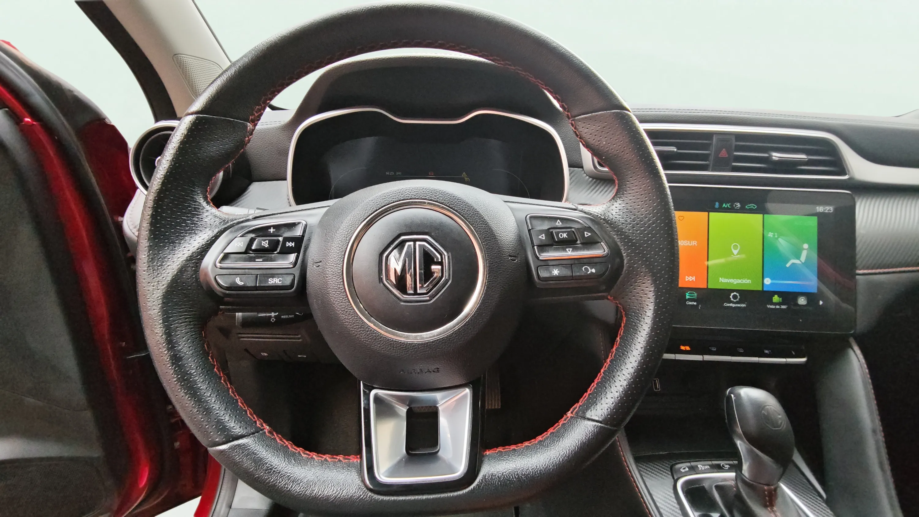 MG ZS 1.0T Comfort - foto 8