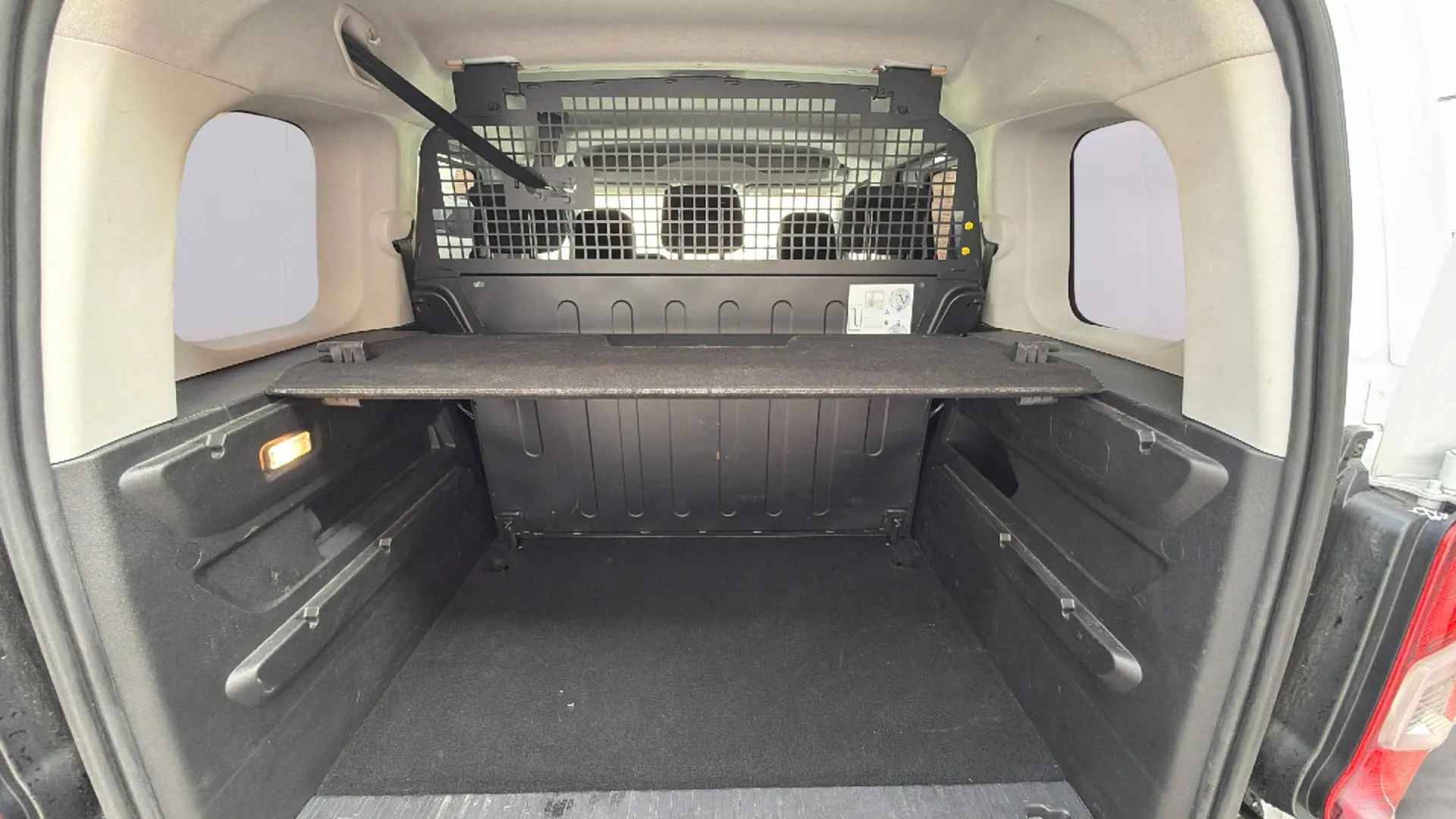 Peugeot Rifter Allure BlueHDi 100 - foto 10